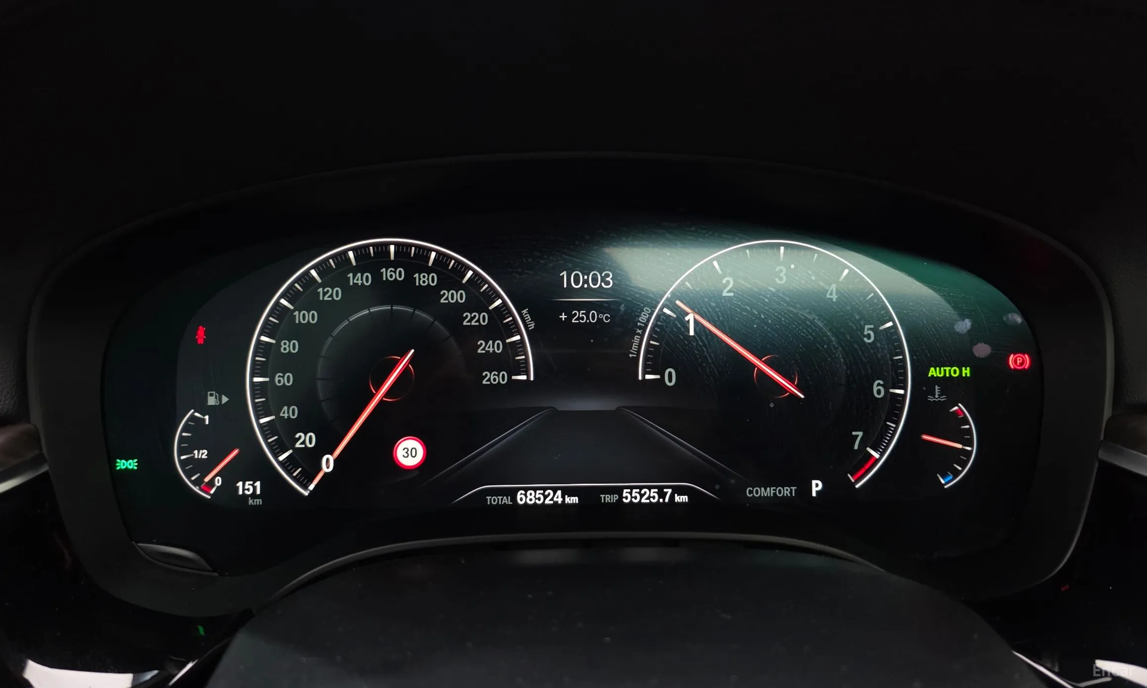 BMW 5 Series (G30) превью 8