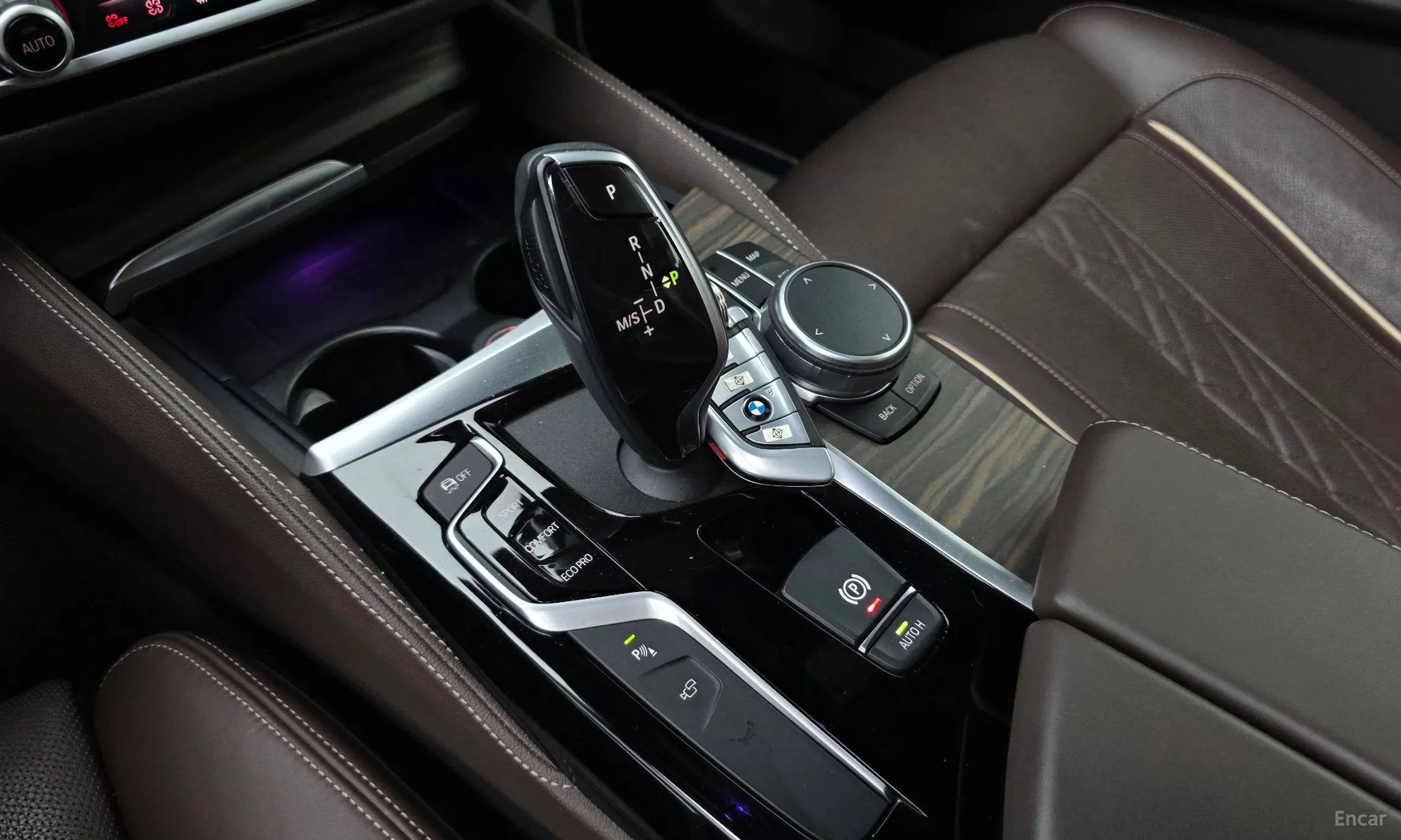 BMW 5 Series (G30) превью 9