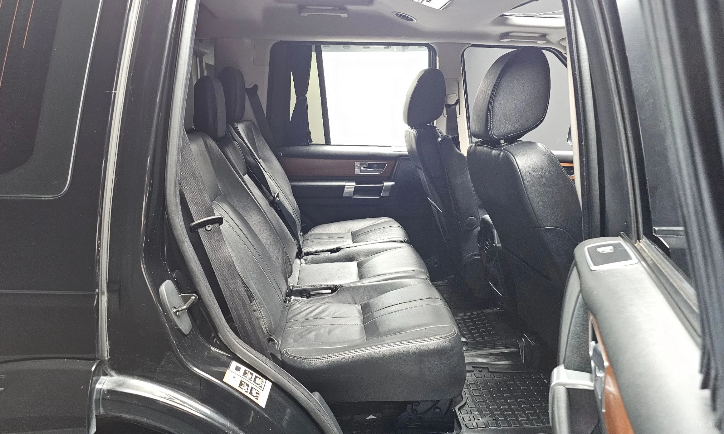 Land Rover Discovery 4 превью 11