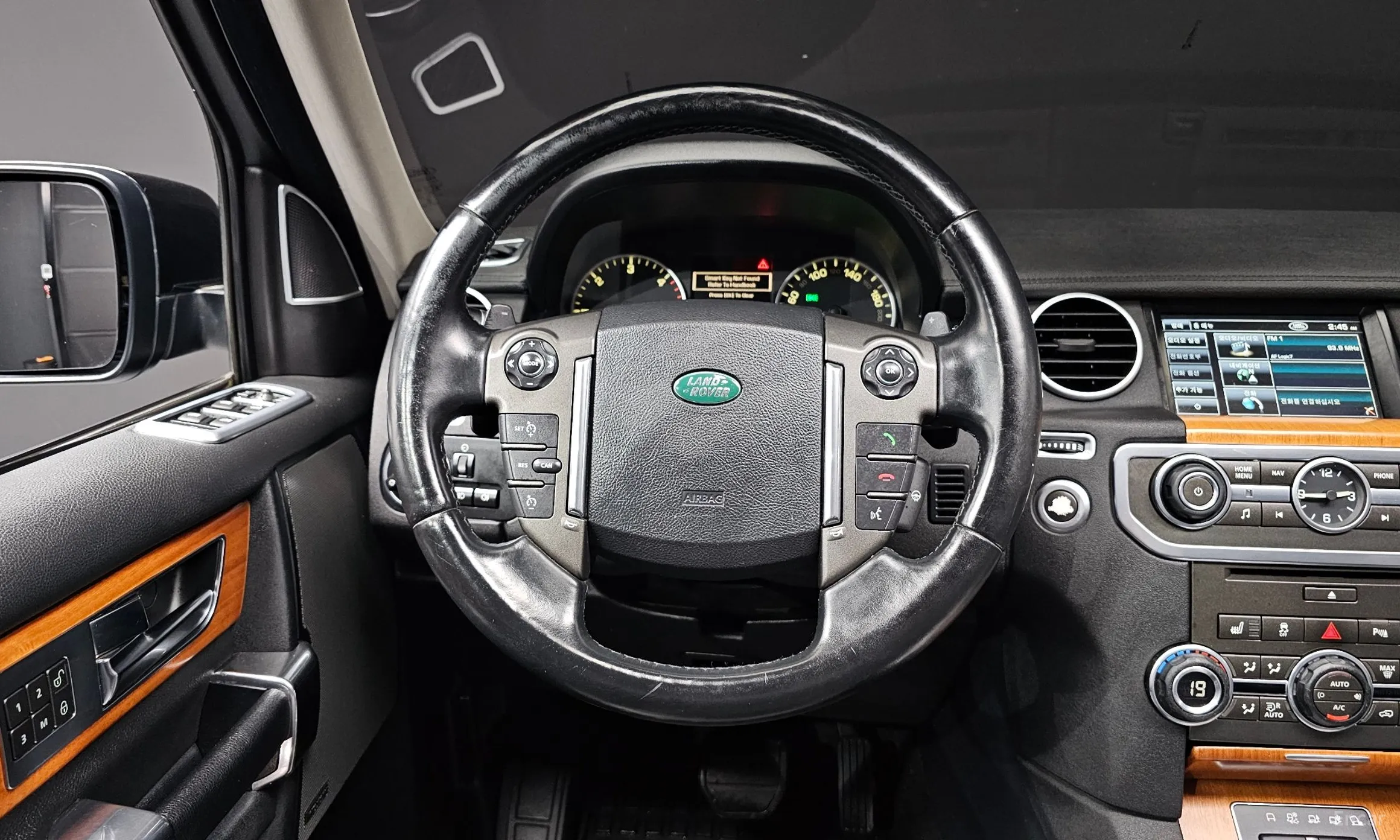 Land Rover Discovery 4 превью 13