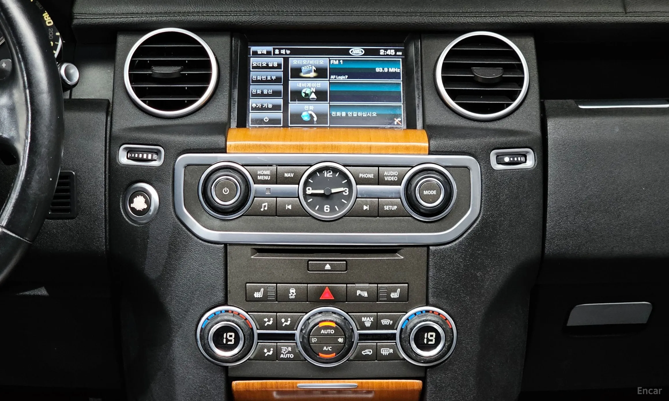 Land Rover Discovery 4 превью 14