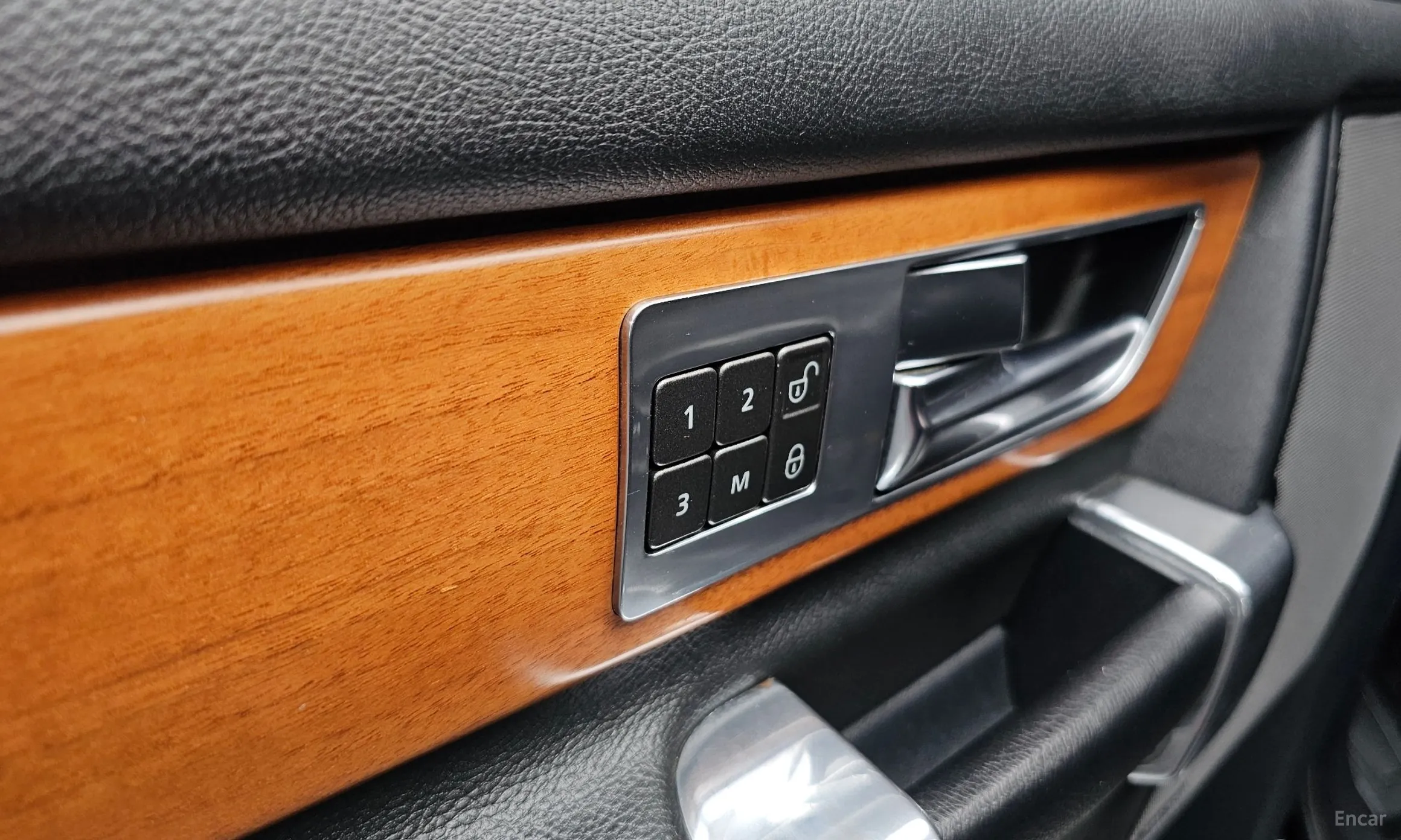 Land Rover Discovery 4 превью 17