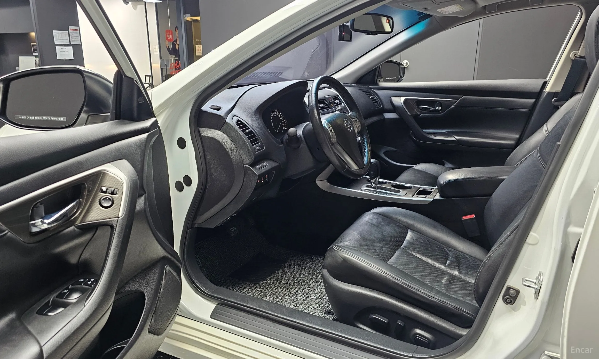 Nissan Altima превью 10