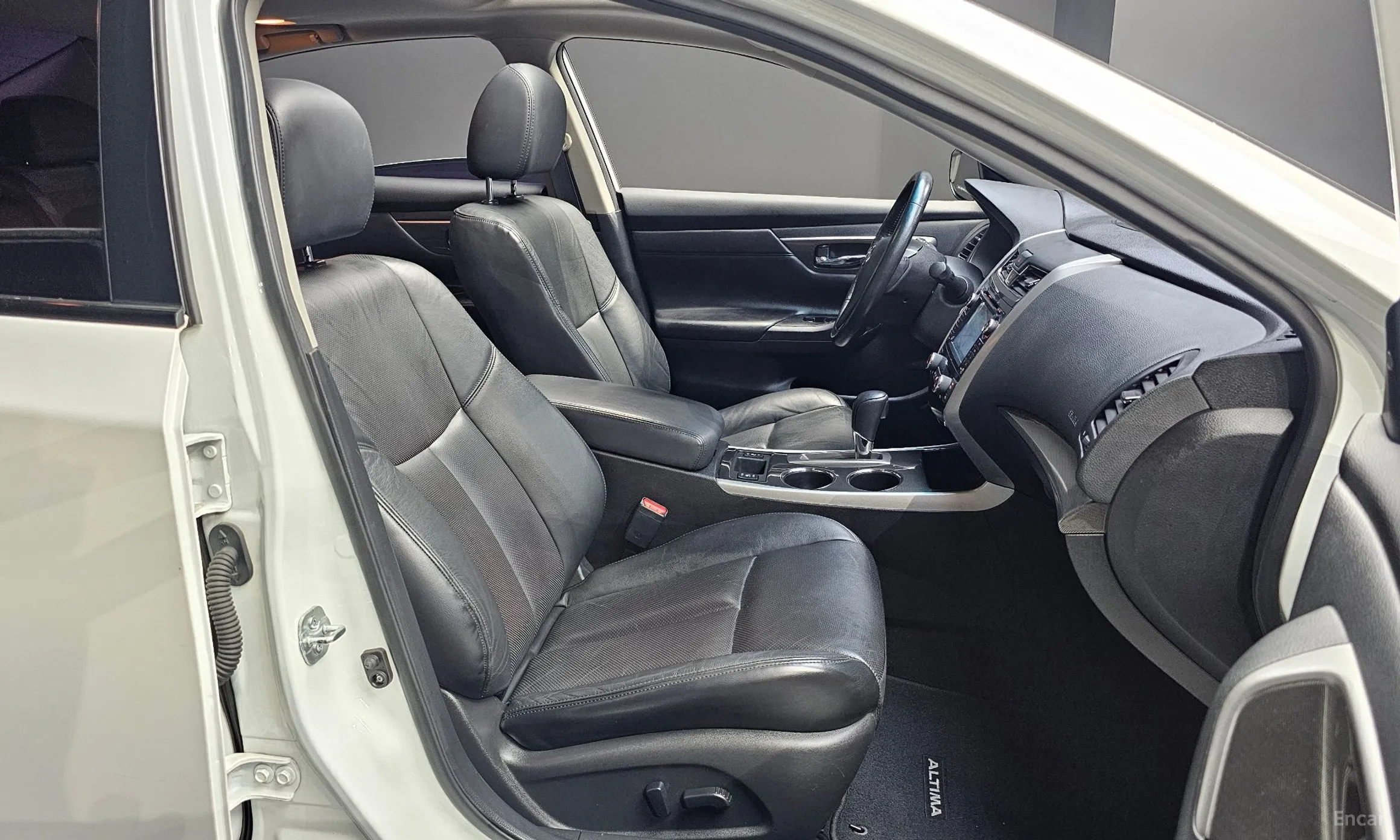 Nissan Altima превью 11