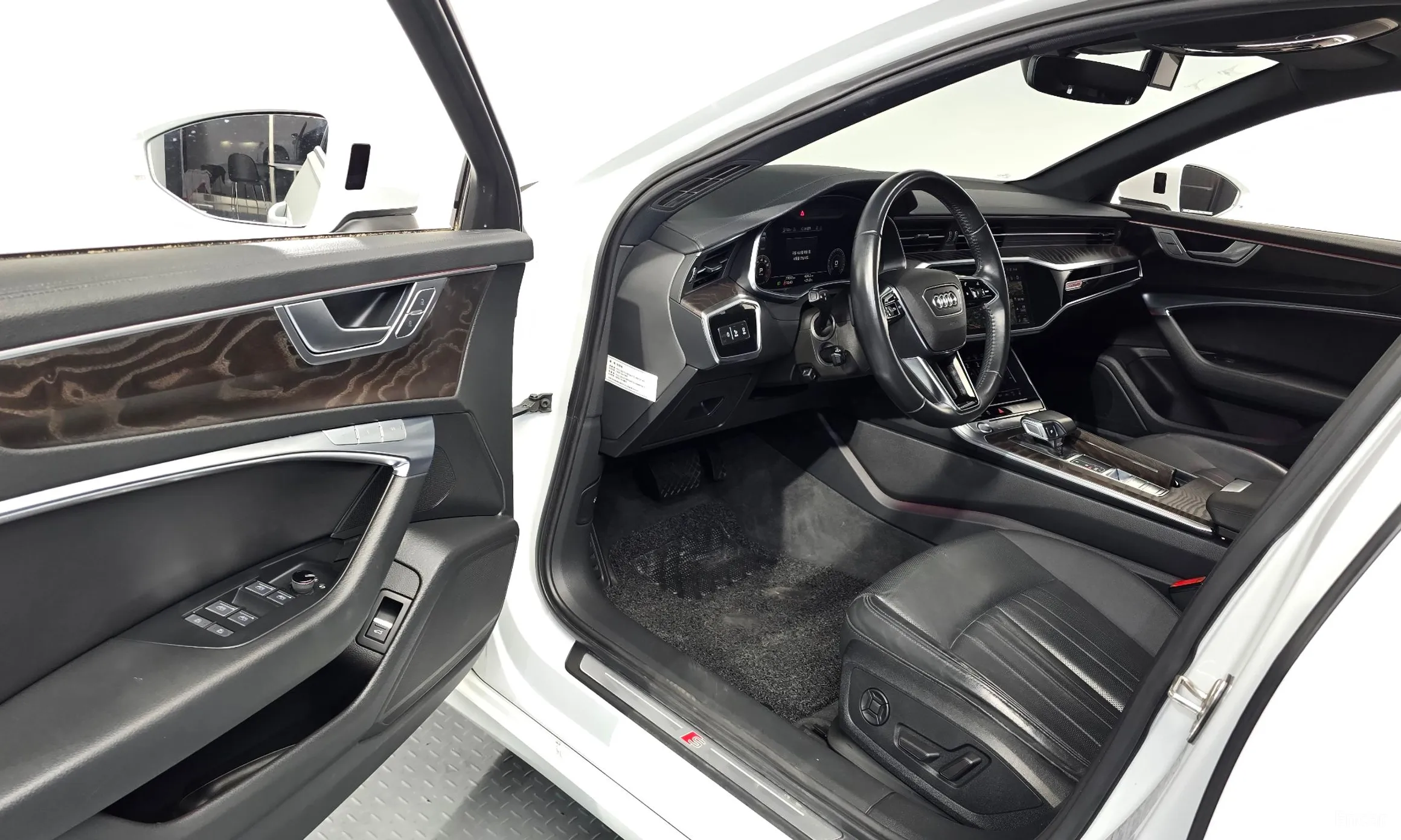 Audi A6 (C8) превью 10