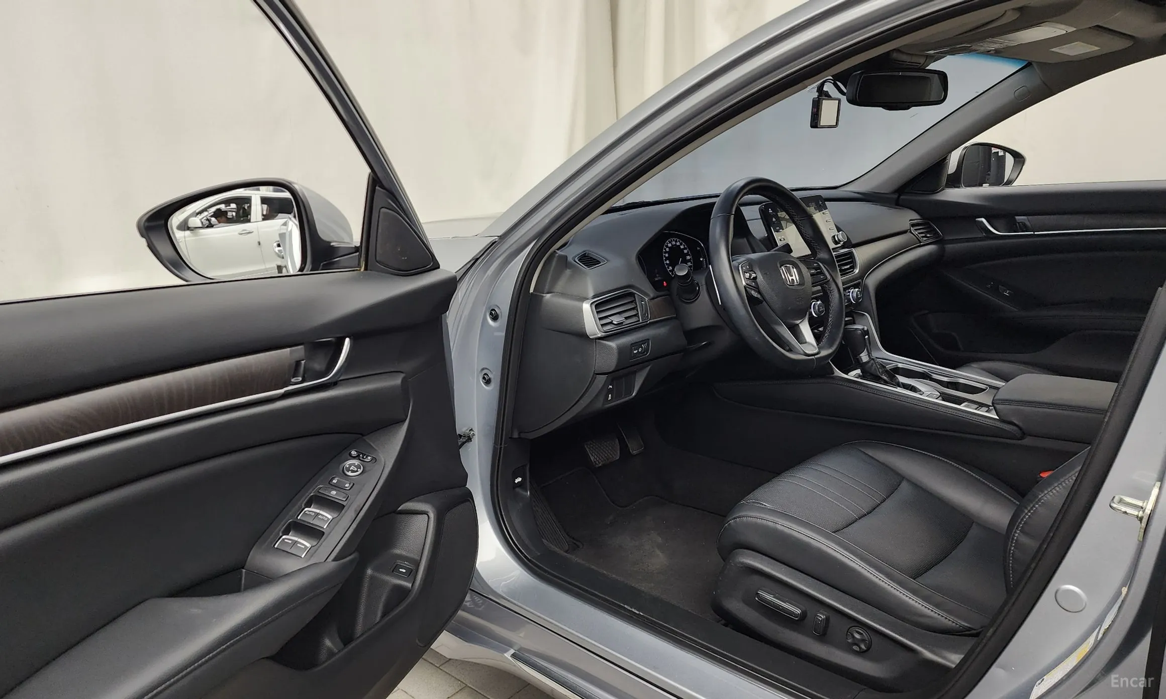 Honda Accord 10th Generation превью 10