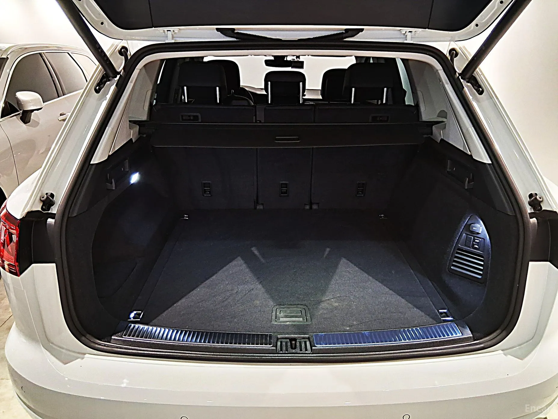 Volkswagen Touareg 3rd Generation превью 13