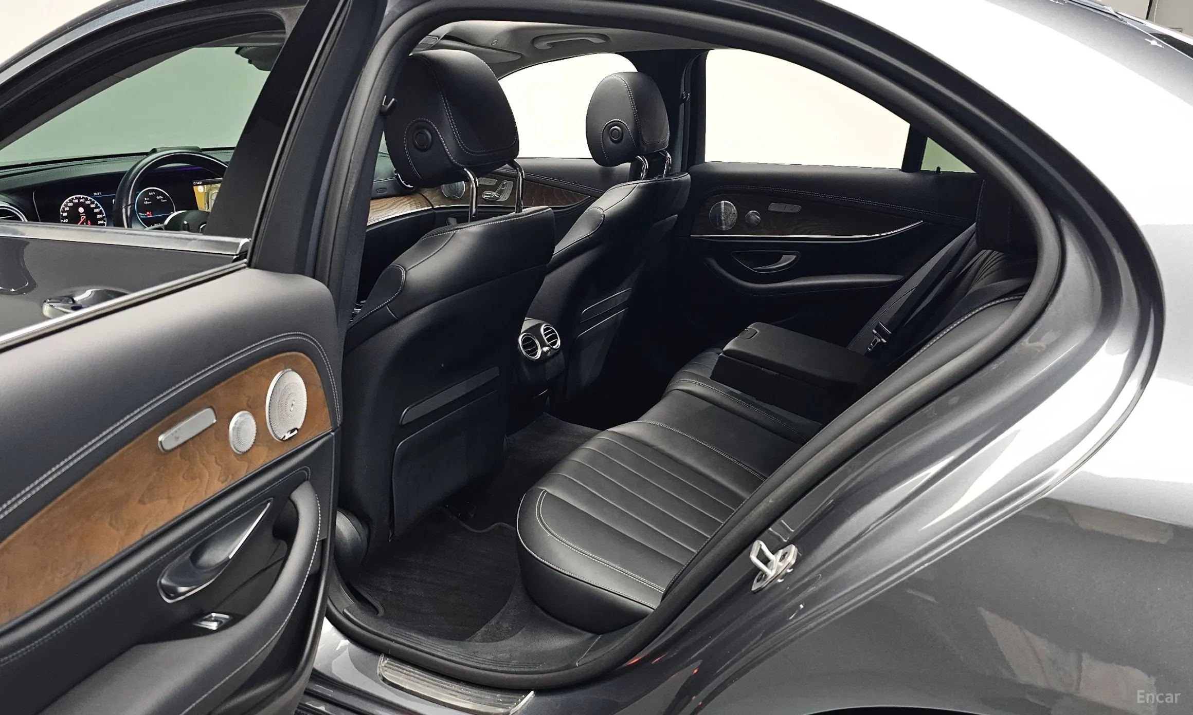 Mercedes Benz E-Class W213 превью 11