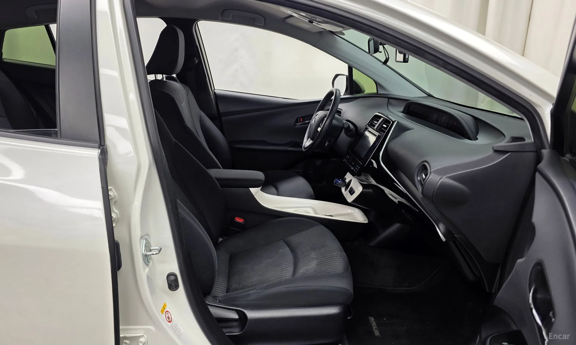 Toyota Prius 4th Generation превью 11