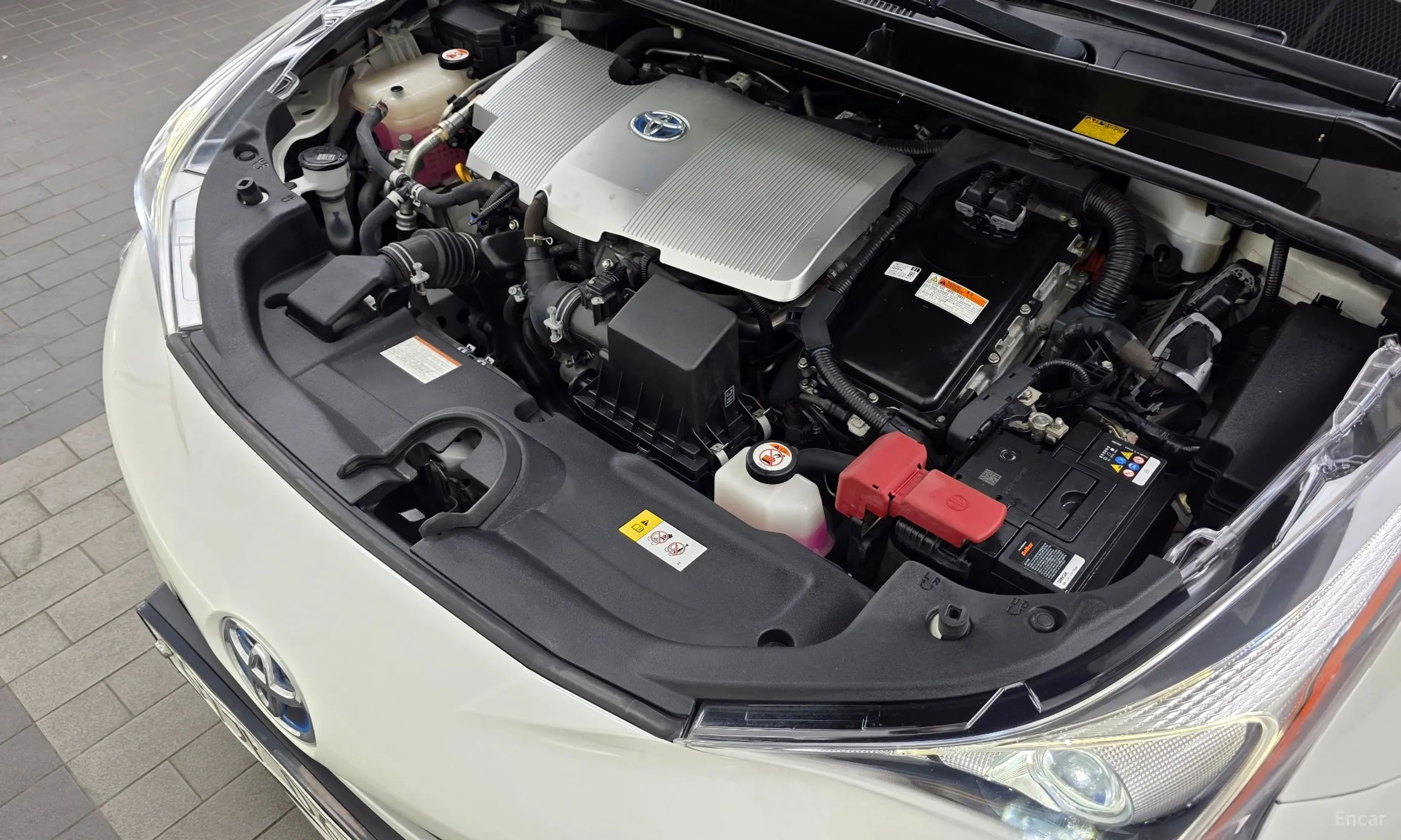 Toyota Prius 4th Generation превью 6