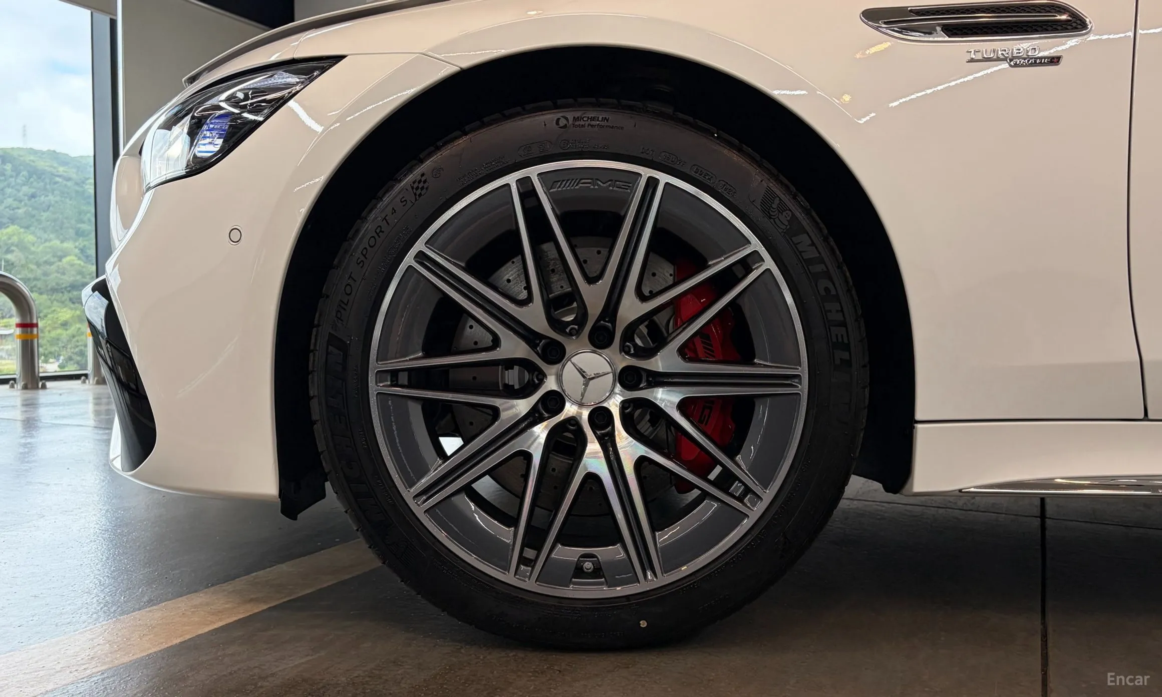 Mercedes Benz AMG GT превью 5