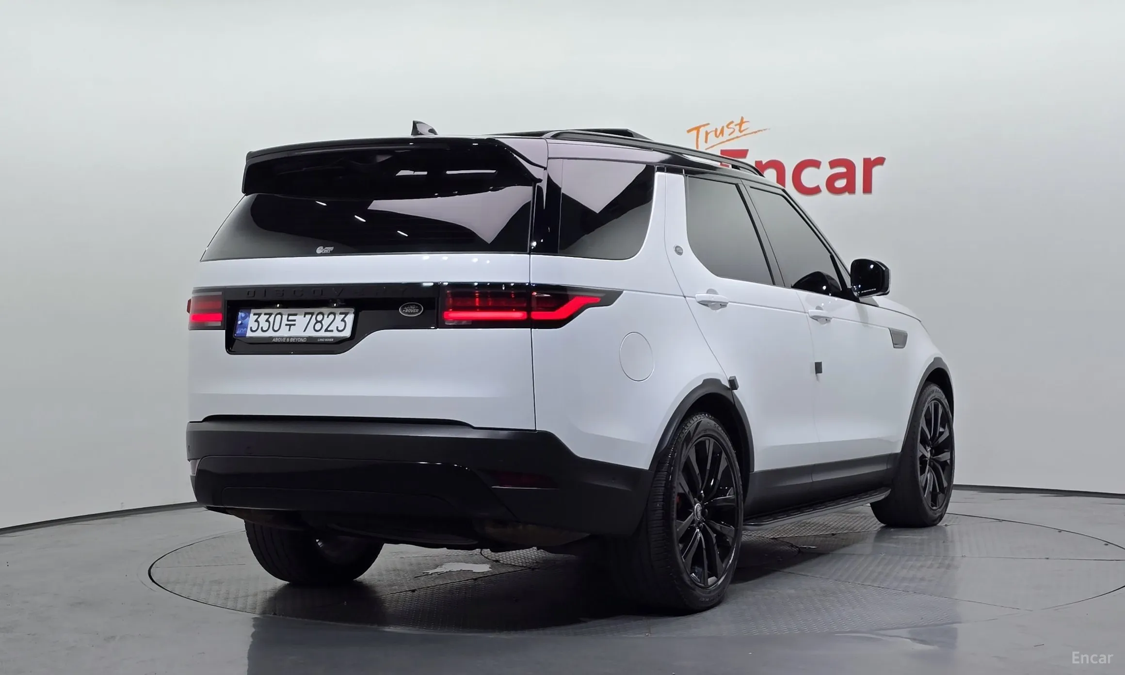 Land Rover Discovery 5