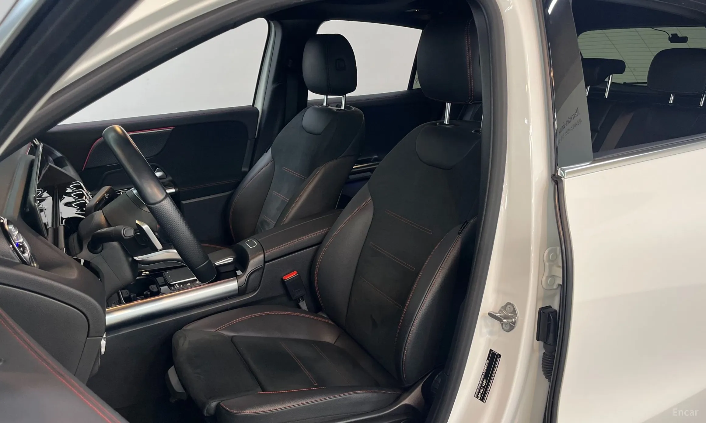 Mercedes Benz GLA-Class H247 превью 11