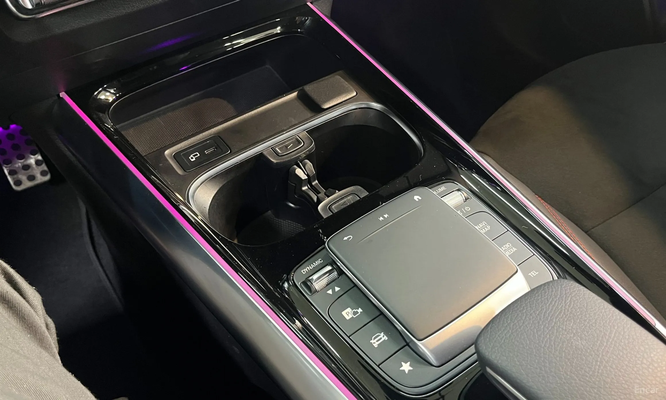 Mercedes Benz GLA-Class H247 превью 16