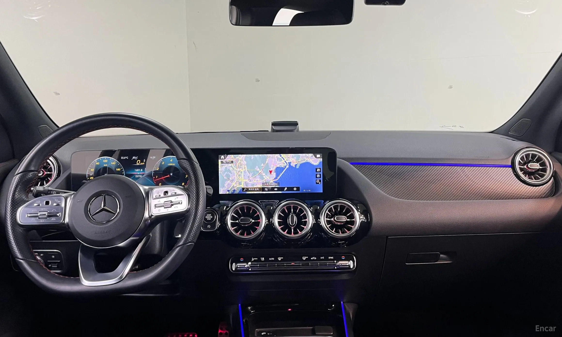 Mercedes Benz GLA-Class H247 превью 7