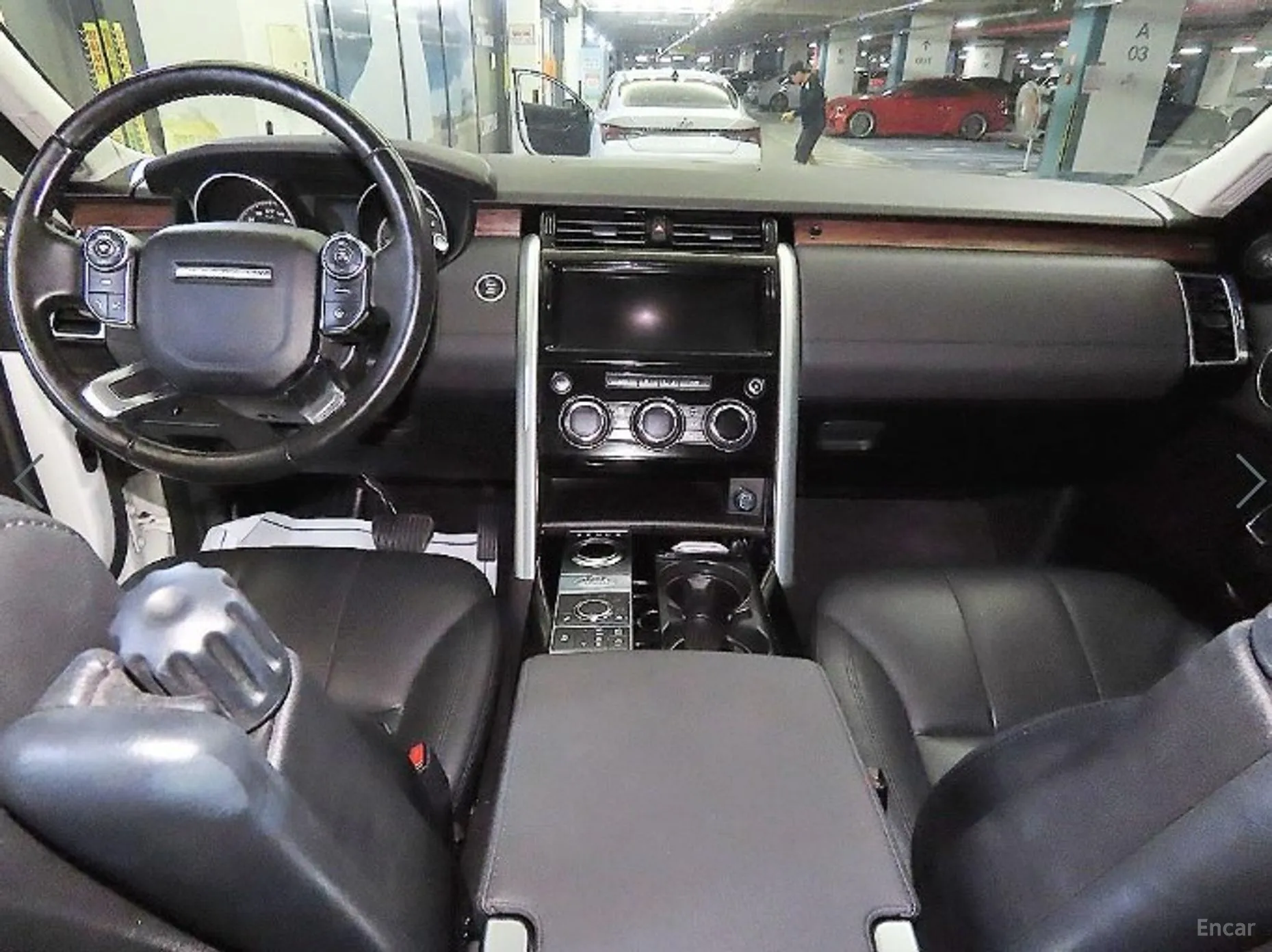 Land Rover Discovery 5 превью 10