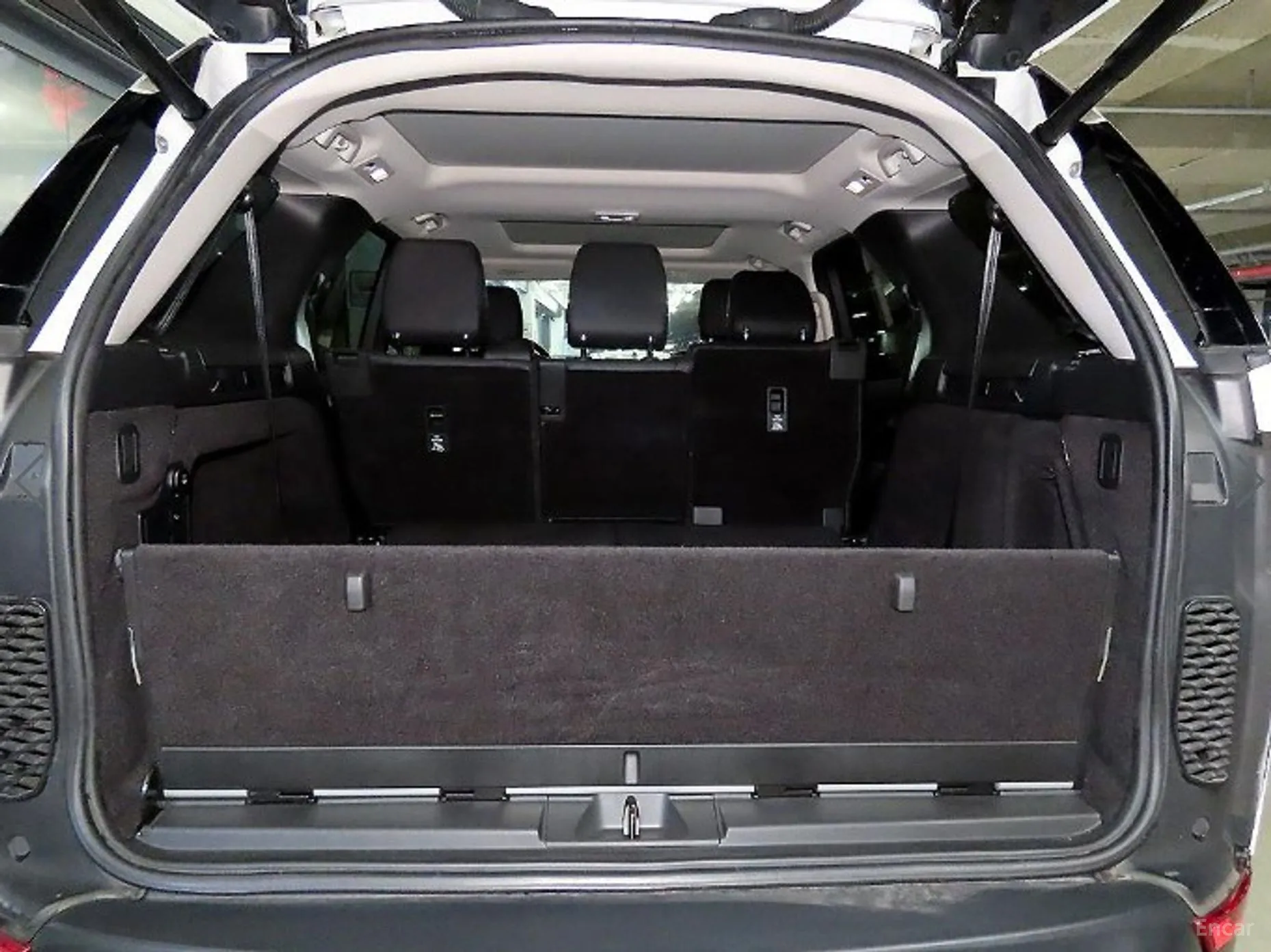 Land Rover Discovery 5 превью 17