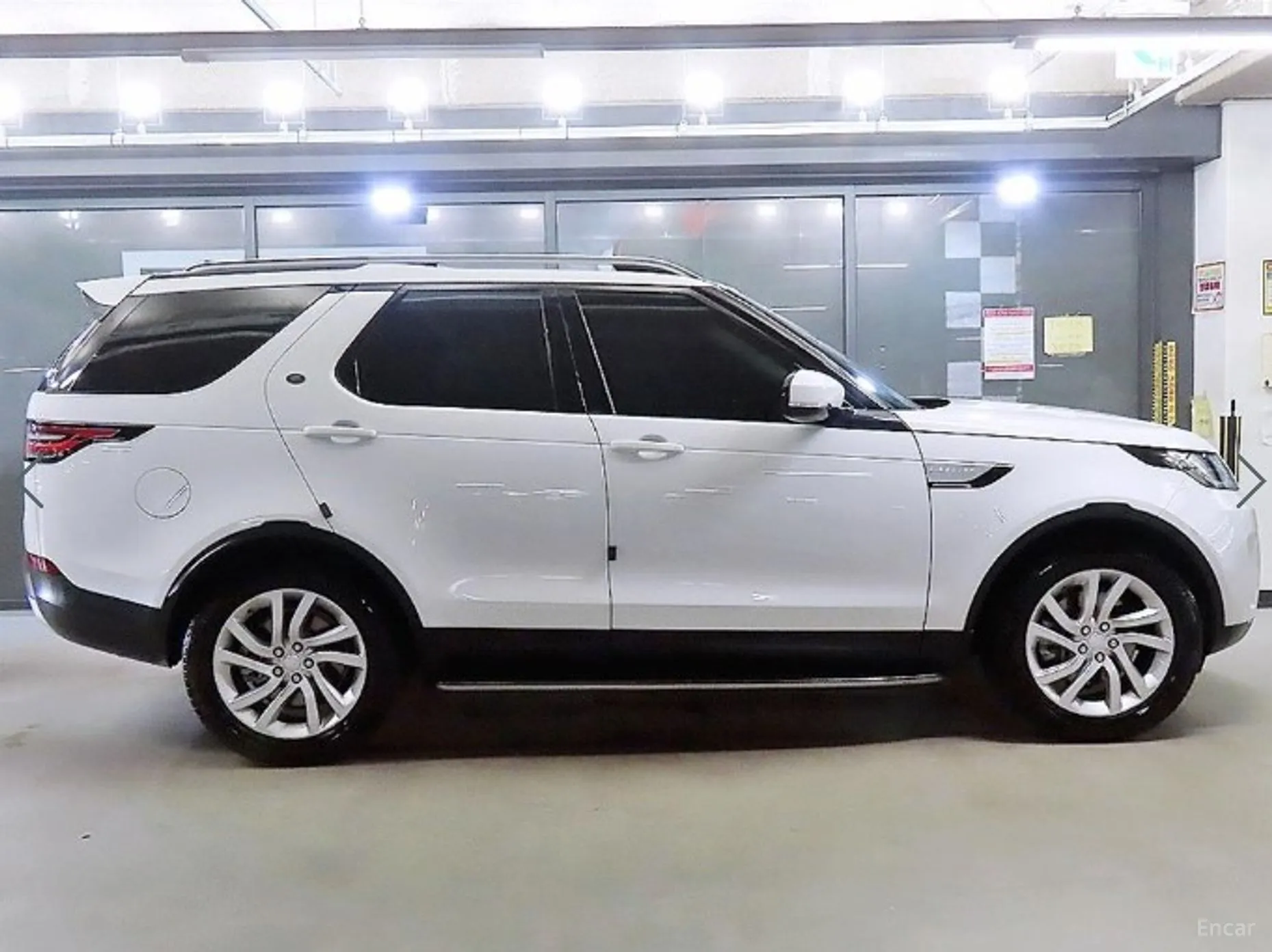 Land Rover Discovery 5 превью 3