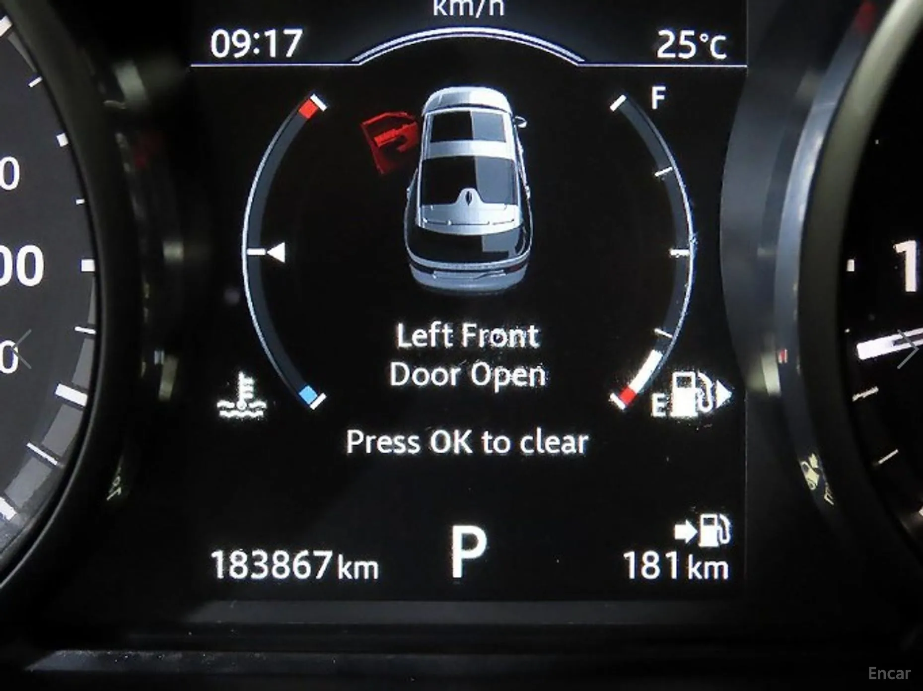 Land Rover Discovery 5 превью 9