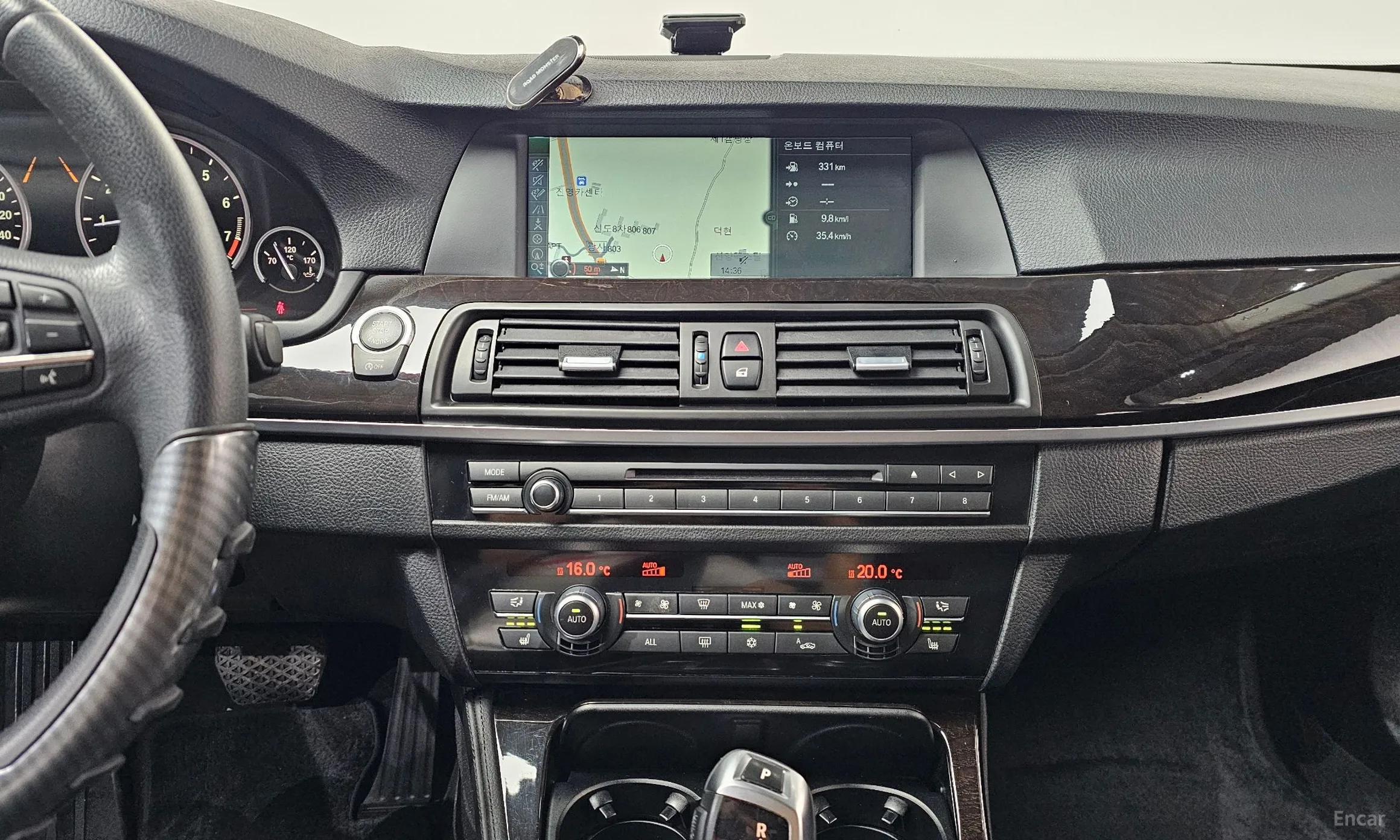 BMW 5 Series (F10) превью 13