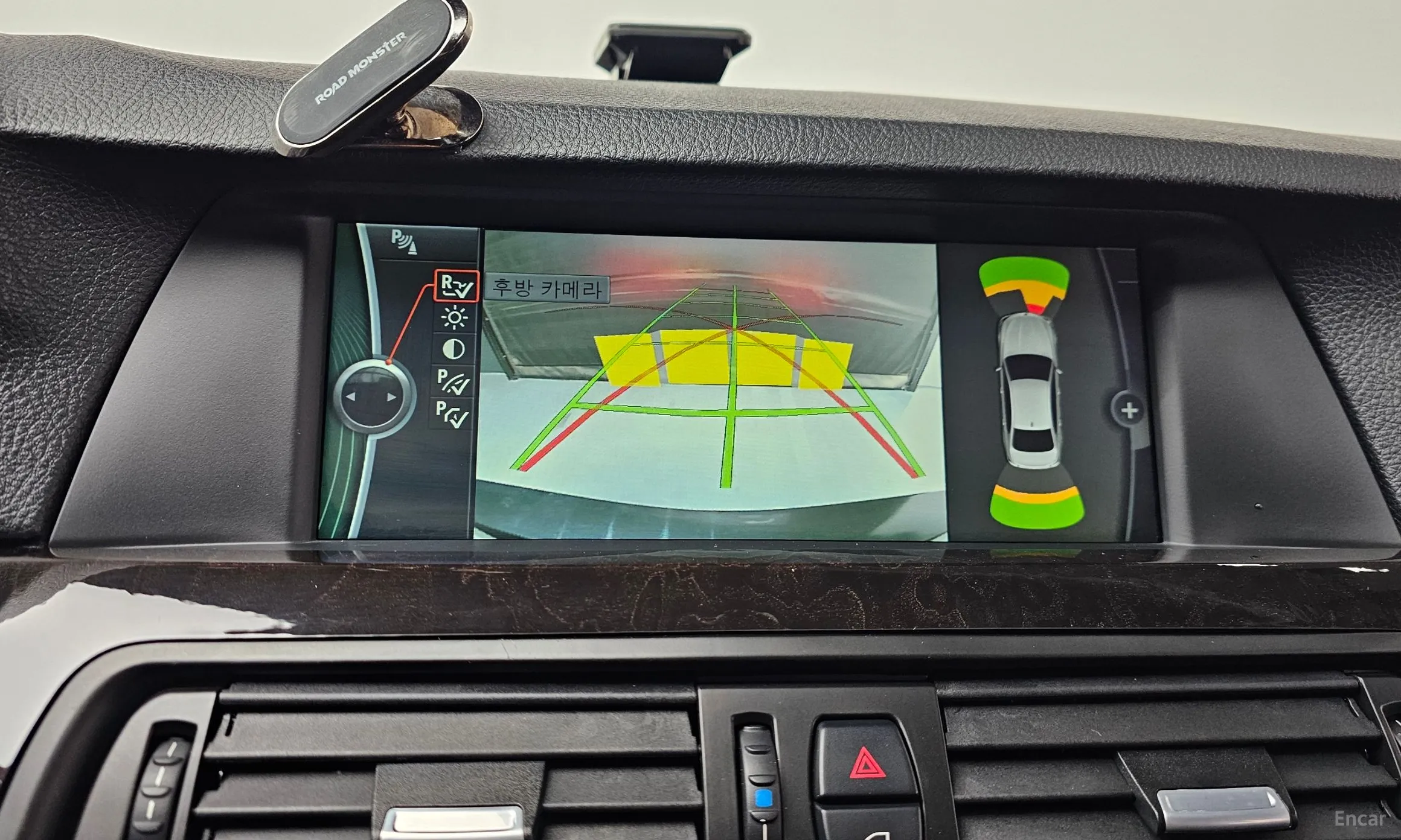 BMW 5 Series (F10) превью 14