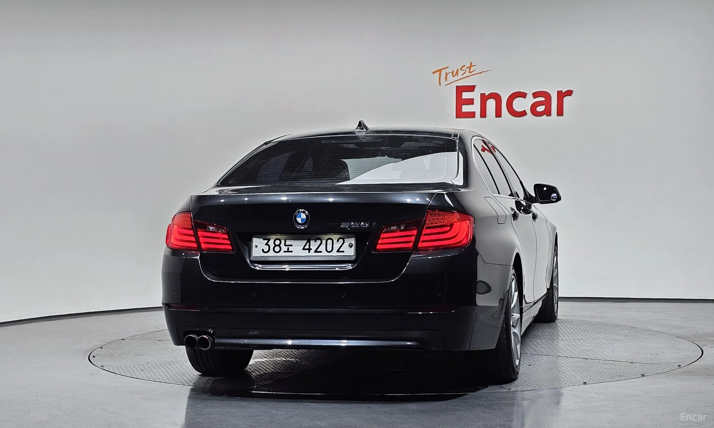 BMW 5 Series (F10) превью 4
