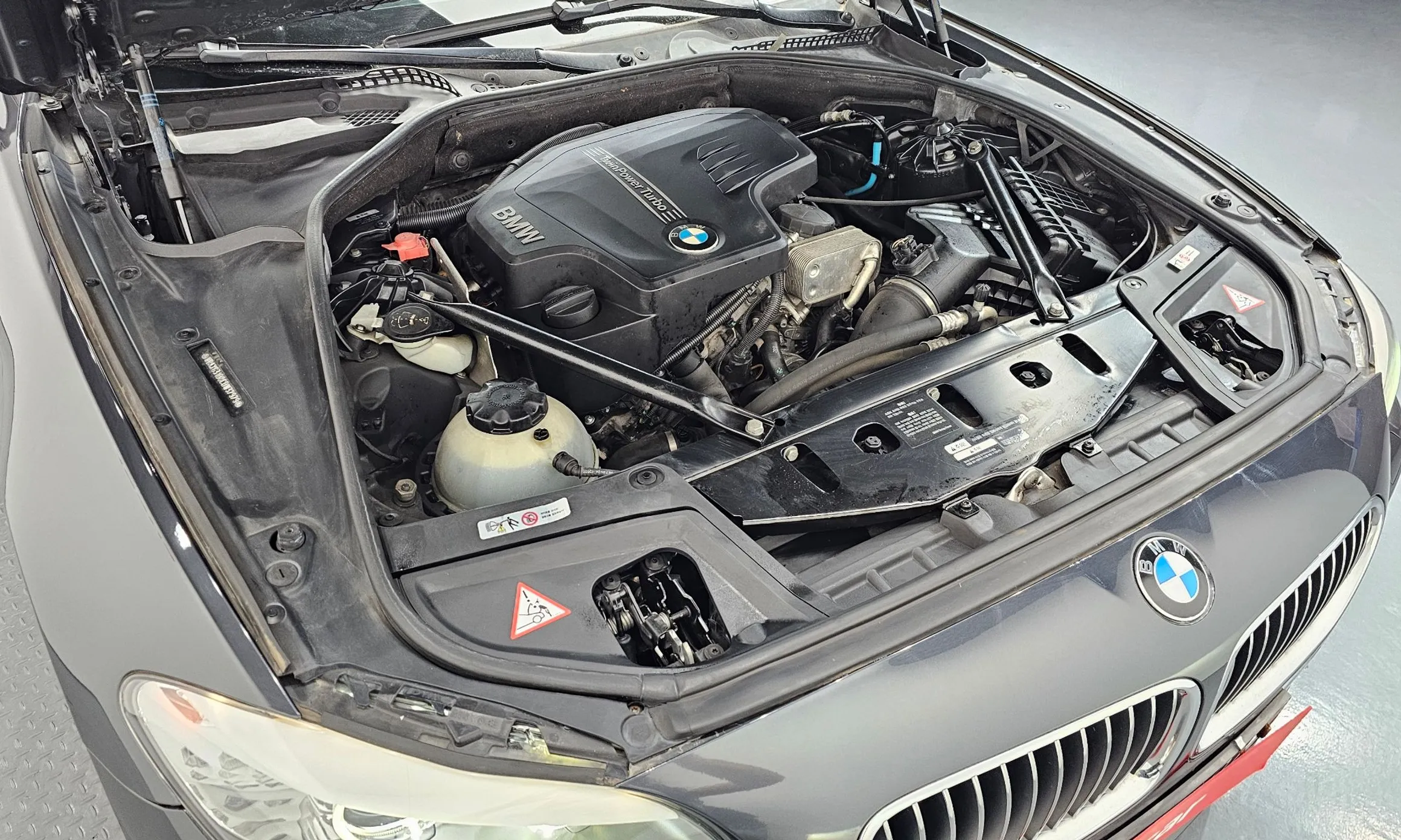 BMW 5 Series (F10) превью 6