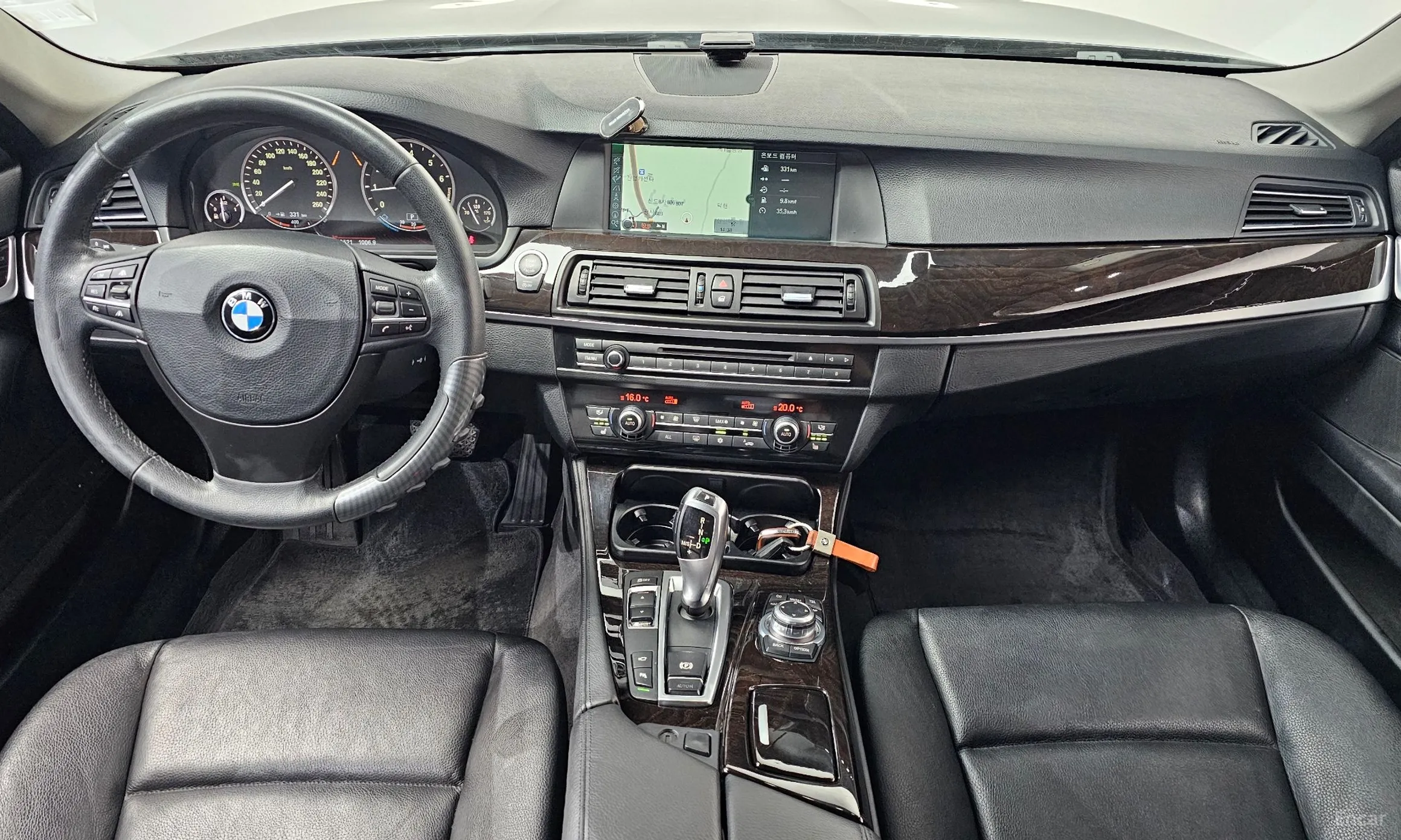BMW 5 Series (F10) превью 7