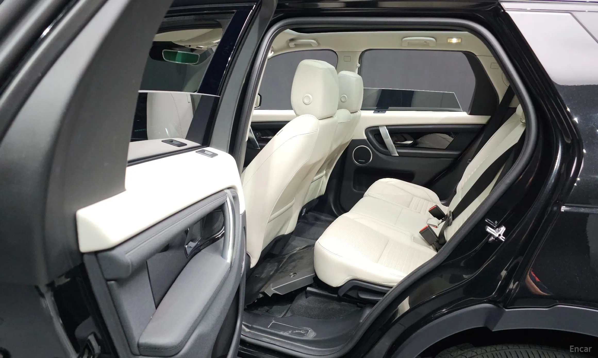 Land Rover Discovery Sports превью 19
