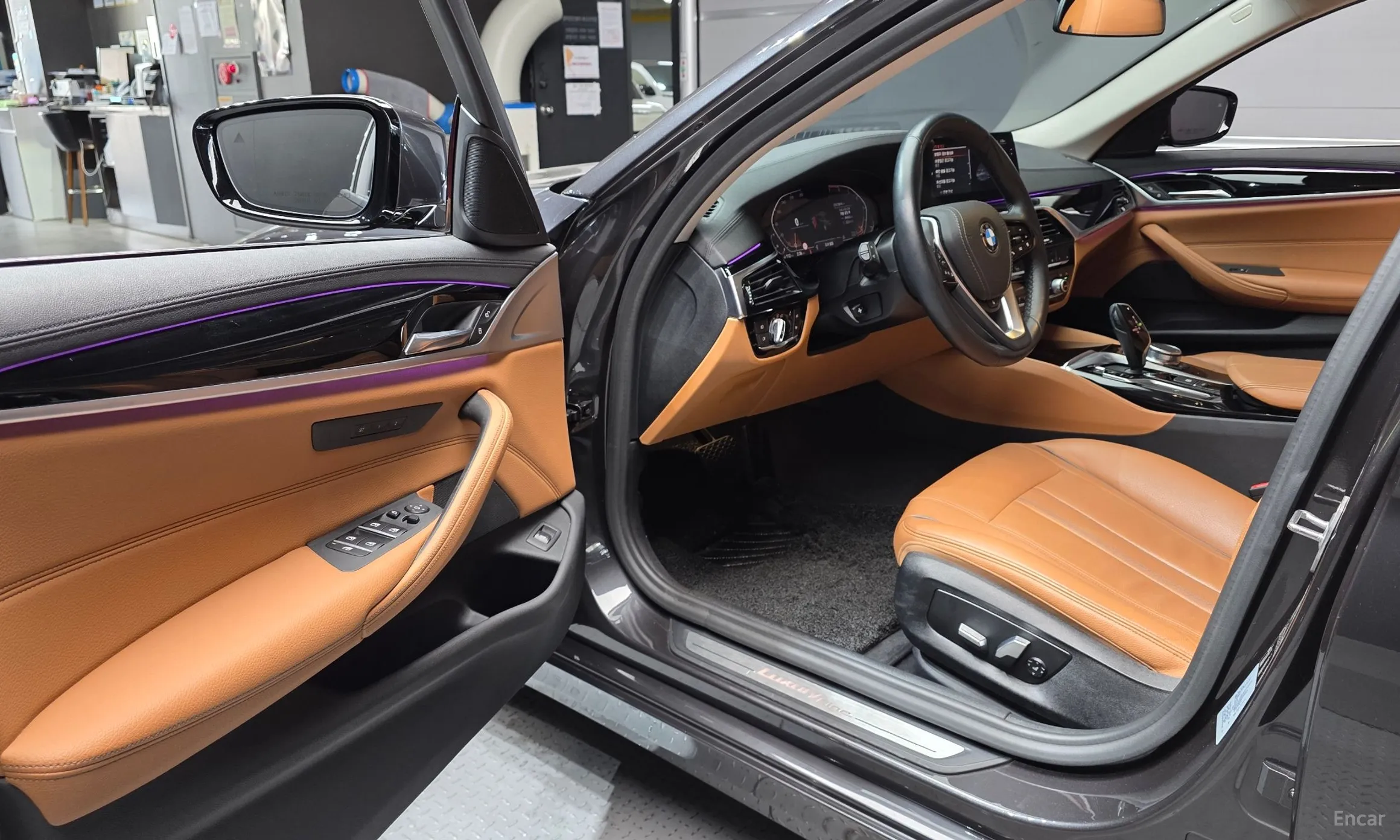 BMW 5 Series (G30) превью 10