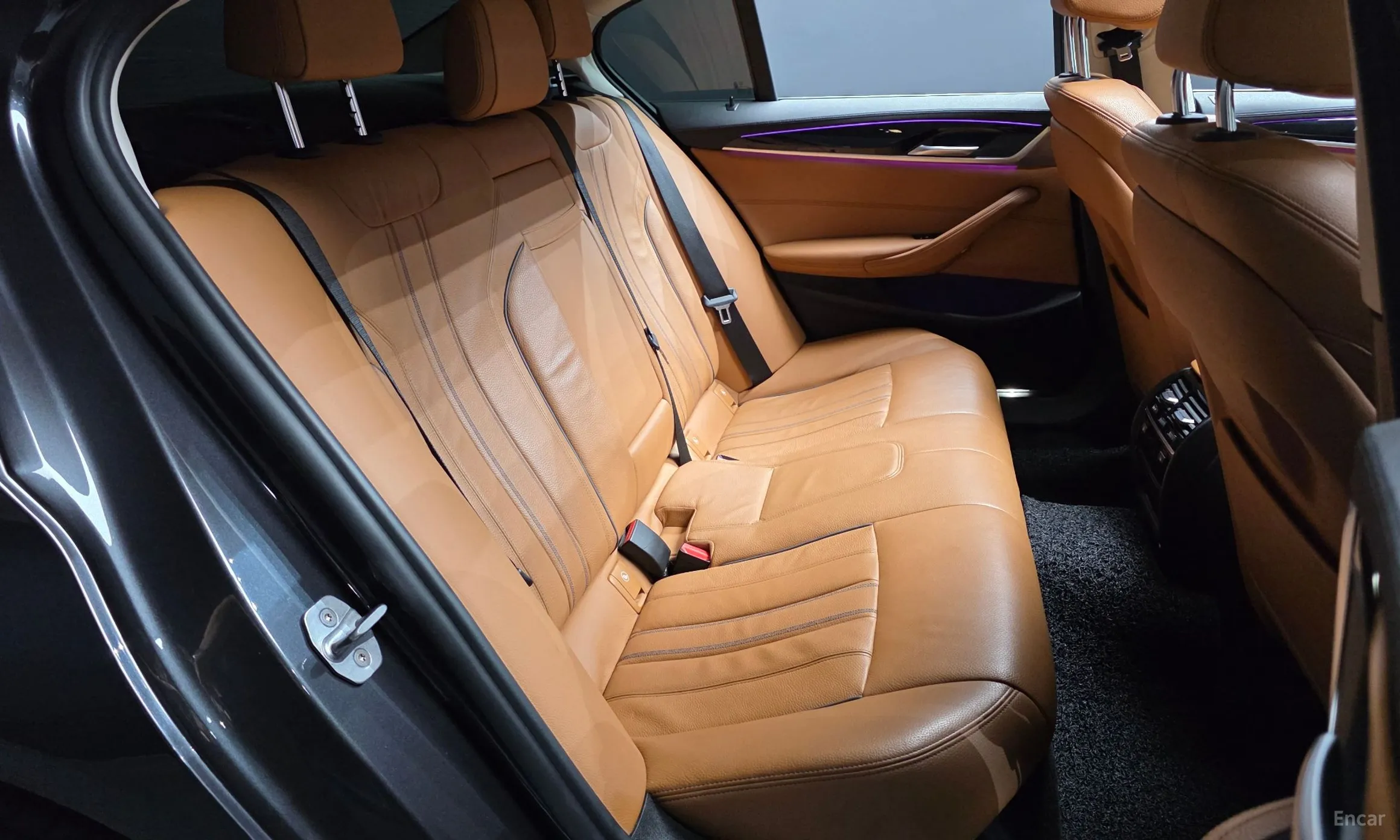 BMW 5 Series (G30) превью 11