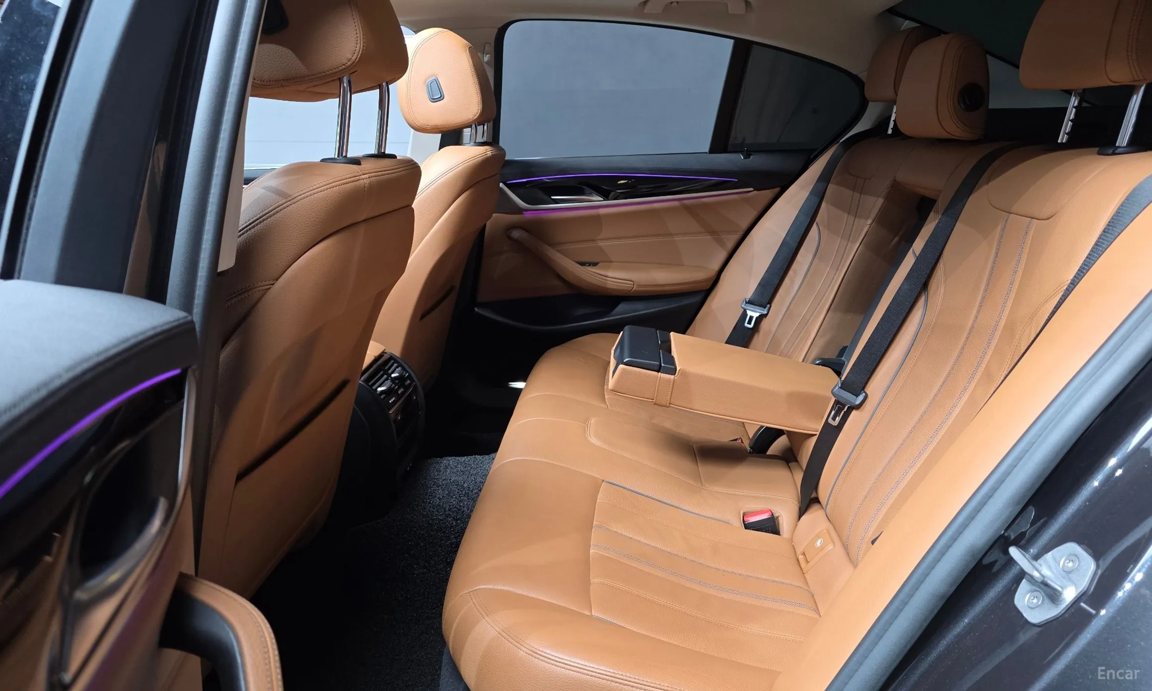 BMW 5 Series (G30) превью 12