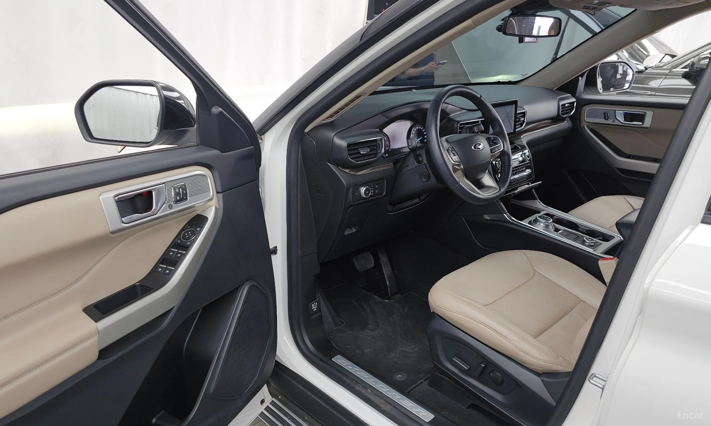Ford Explorer 6th Generation превью 10