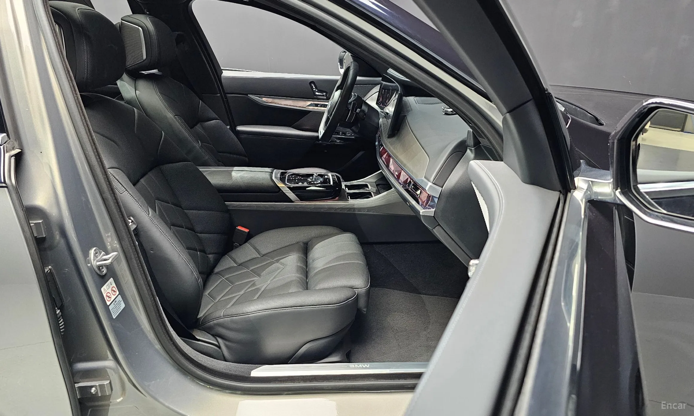 BMW 7 Series (G70) превью 10