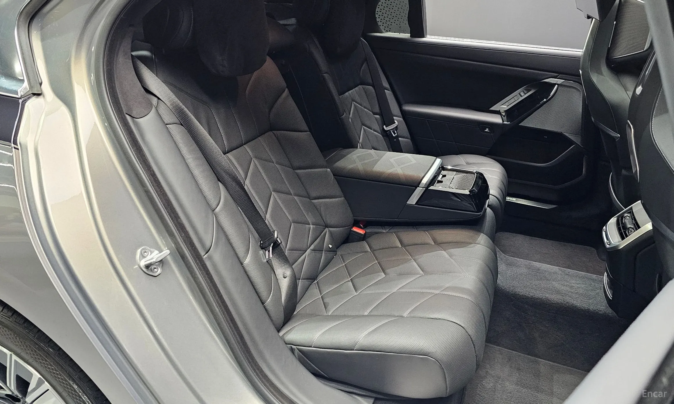 BMW 7 Series (G70) превью 11