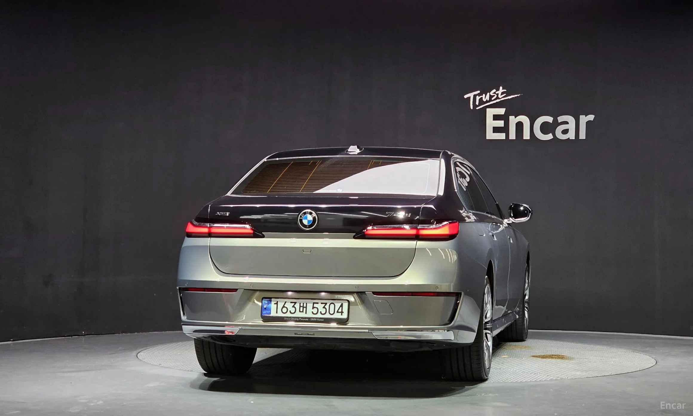 BMW 7 Series (G70) превью 4