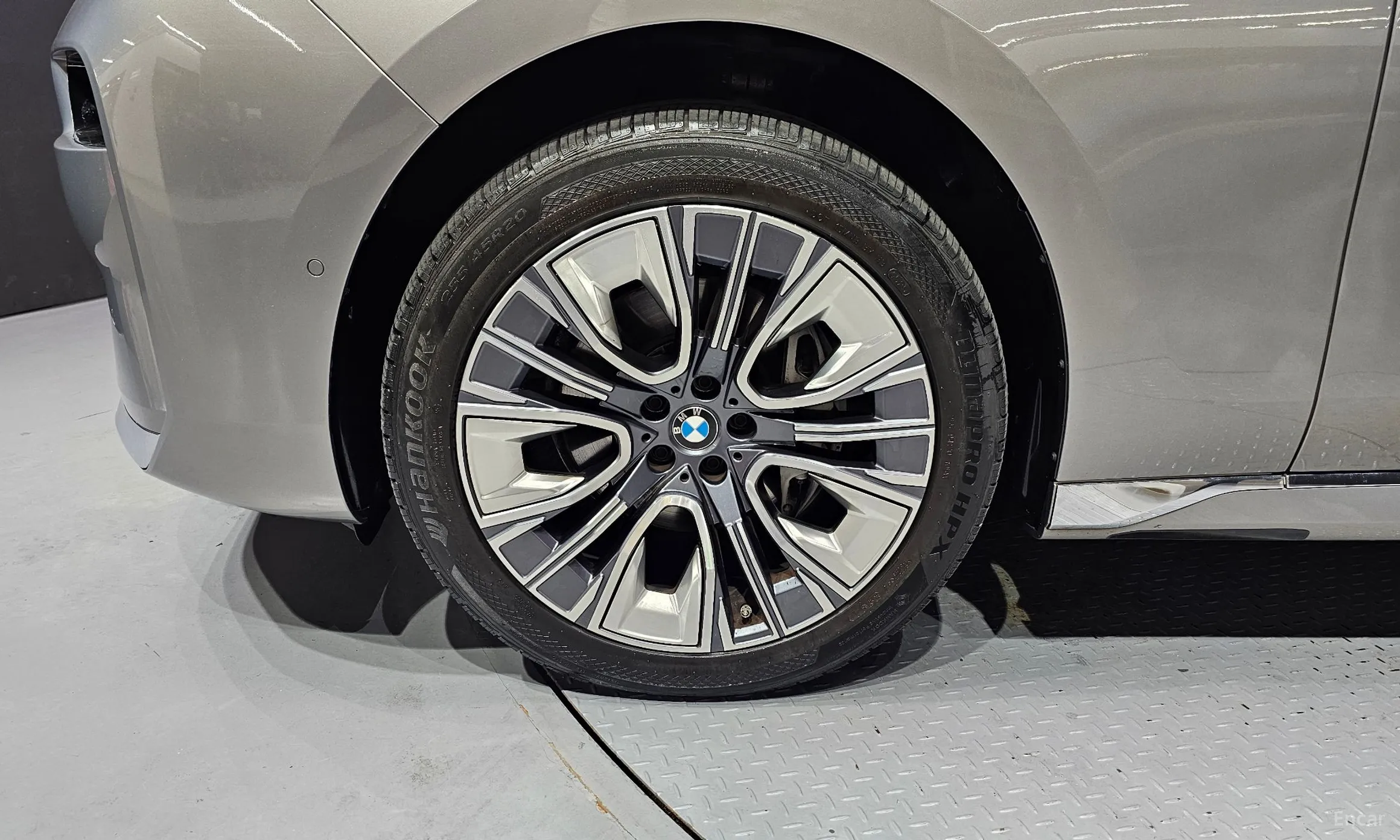 BMW 7 Series (G70) превью 5
