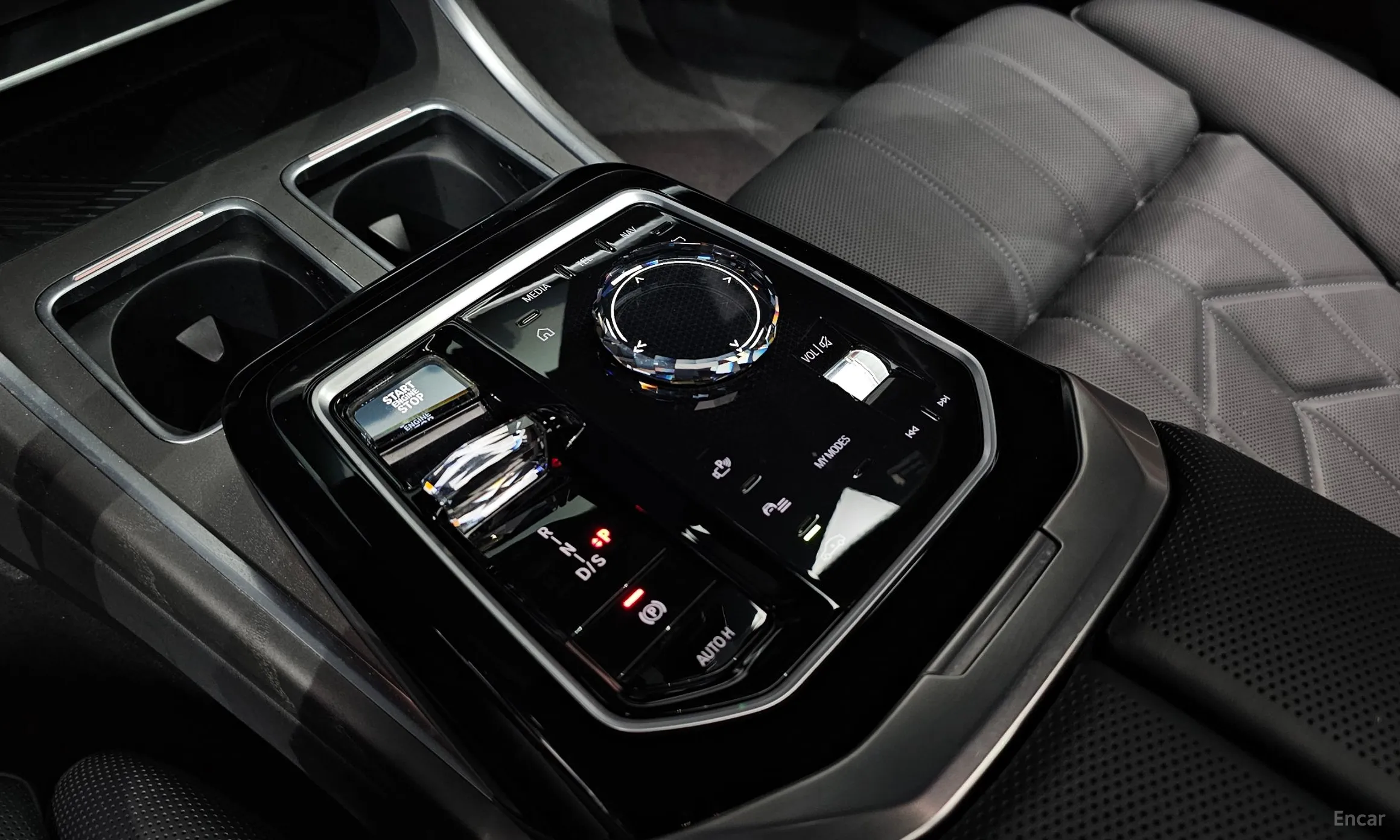 BMW 7 Series (G70) превью 9