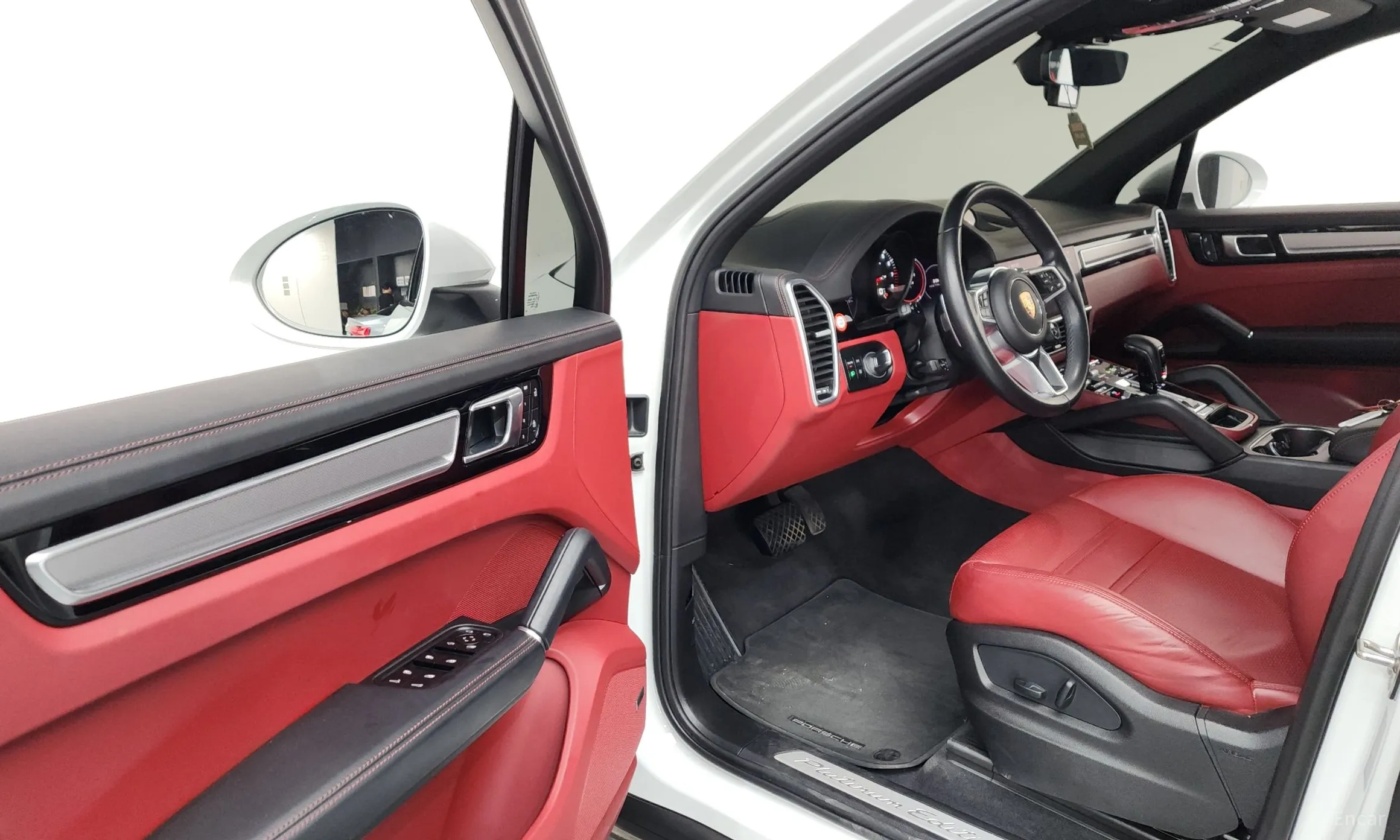 Porsche Cayenne (PO536) превью 10