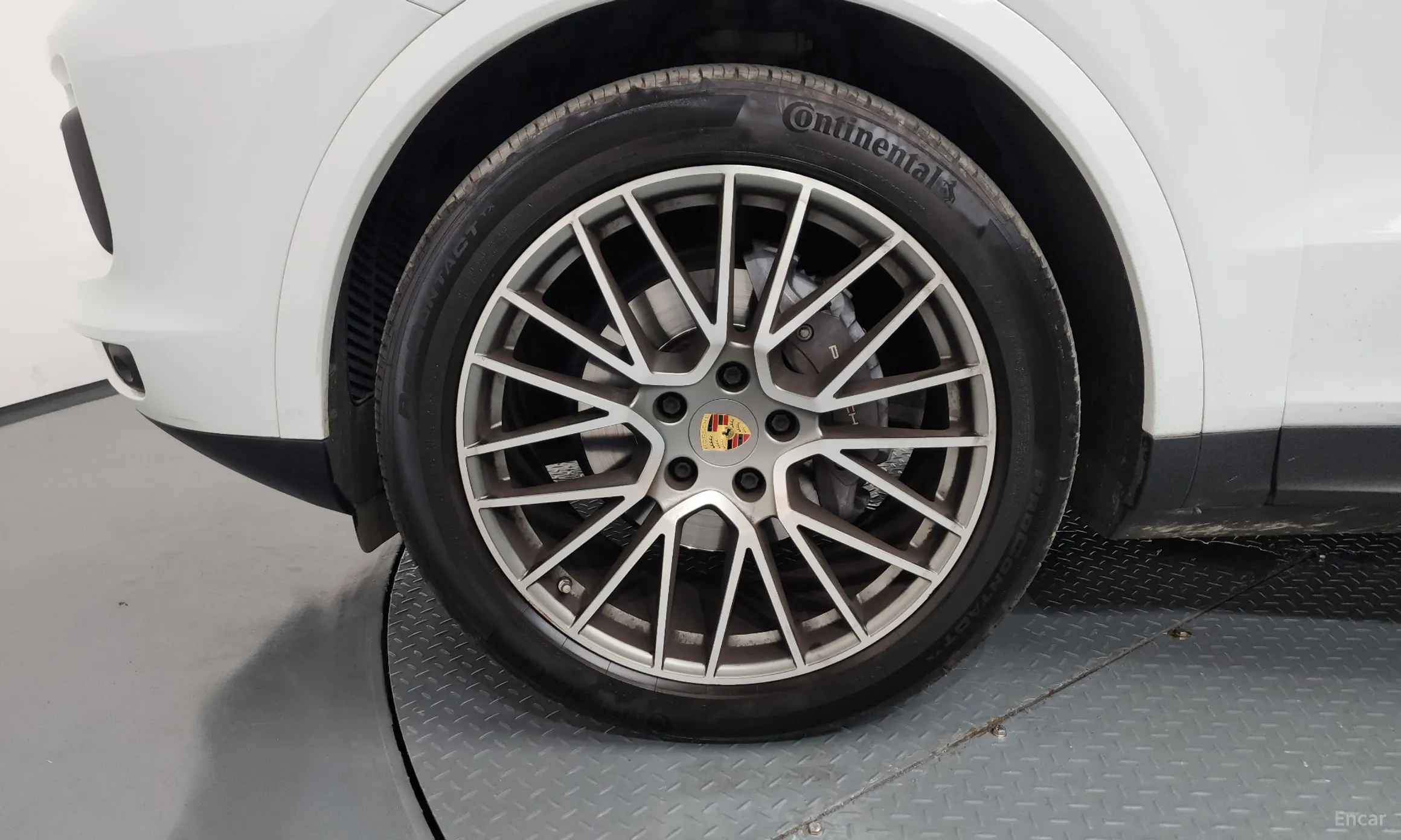 Porsche Cayenne (PO536) превью 5