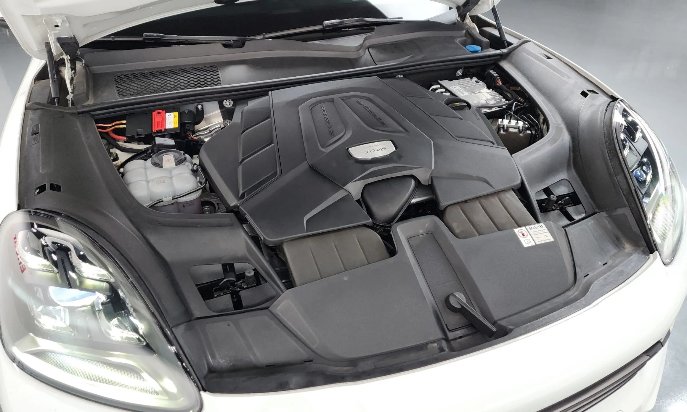 Porsche Cayenne (PO536) превью 6