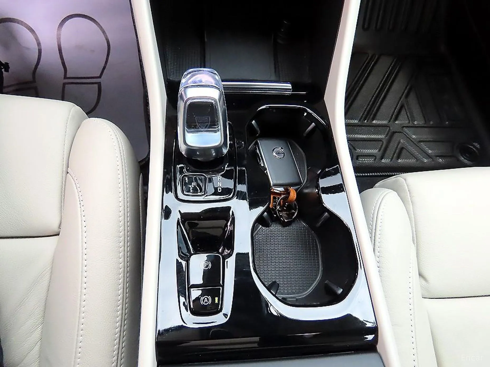 Volvo XC40 превью 10
