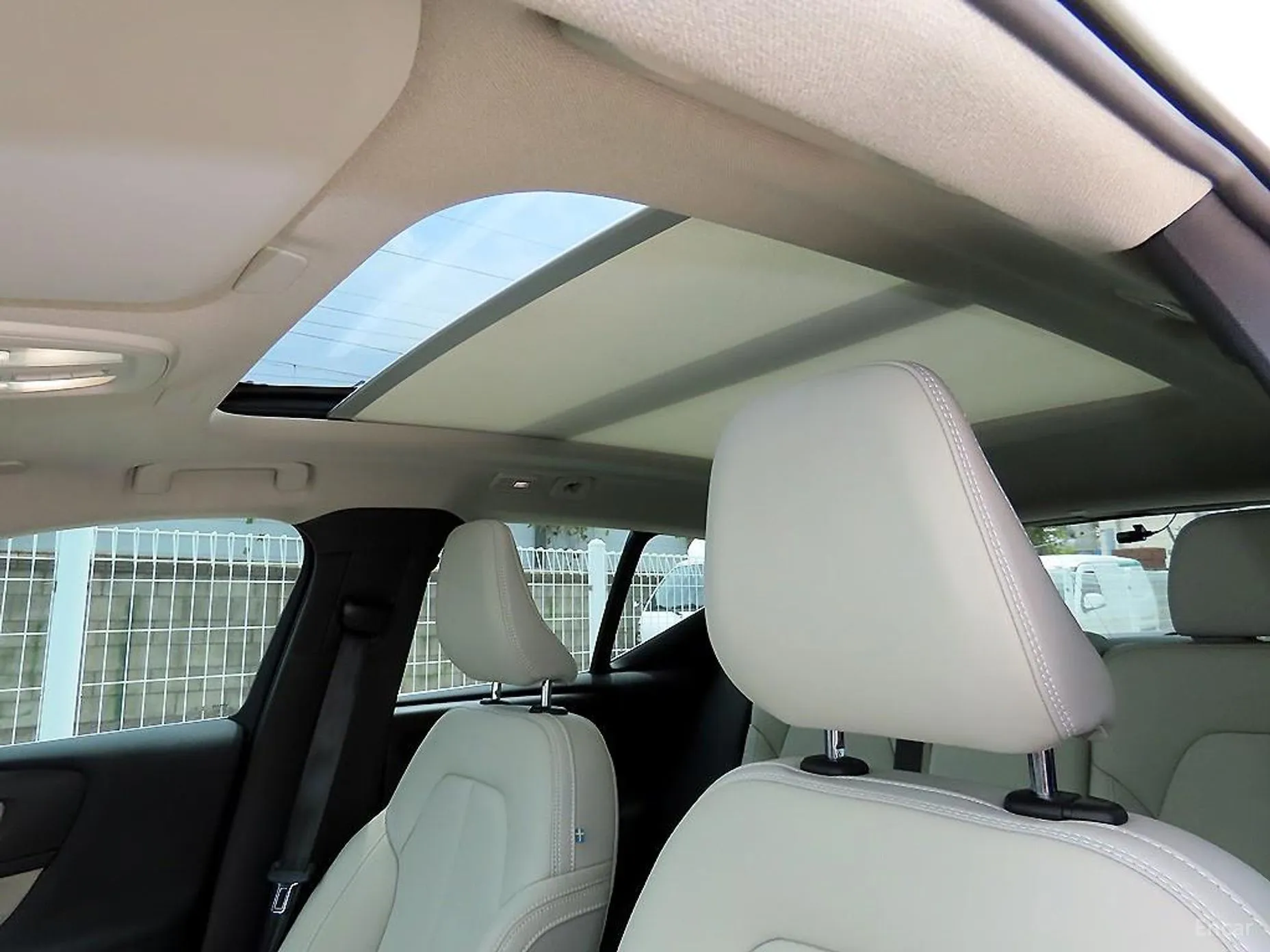 Volvo XC40 превью 16