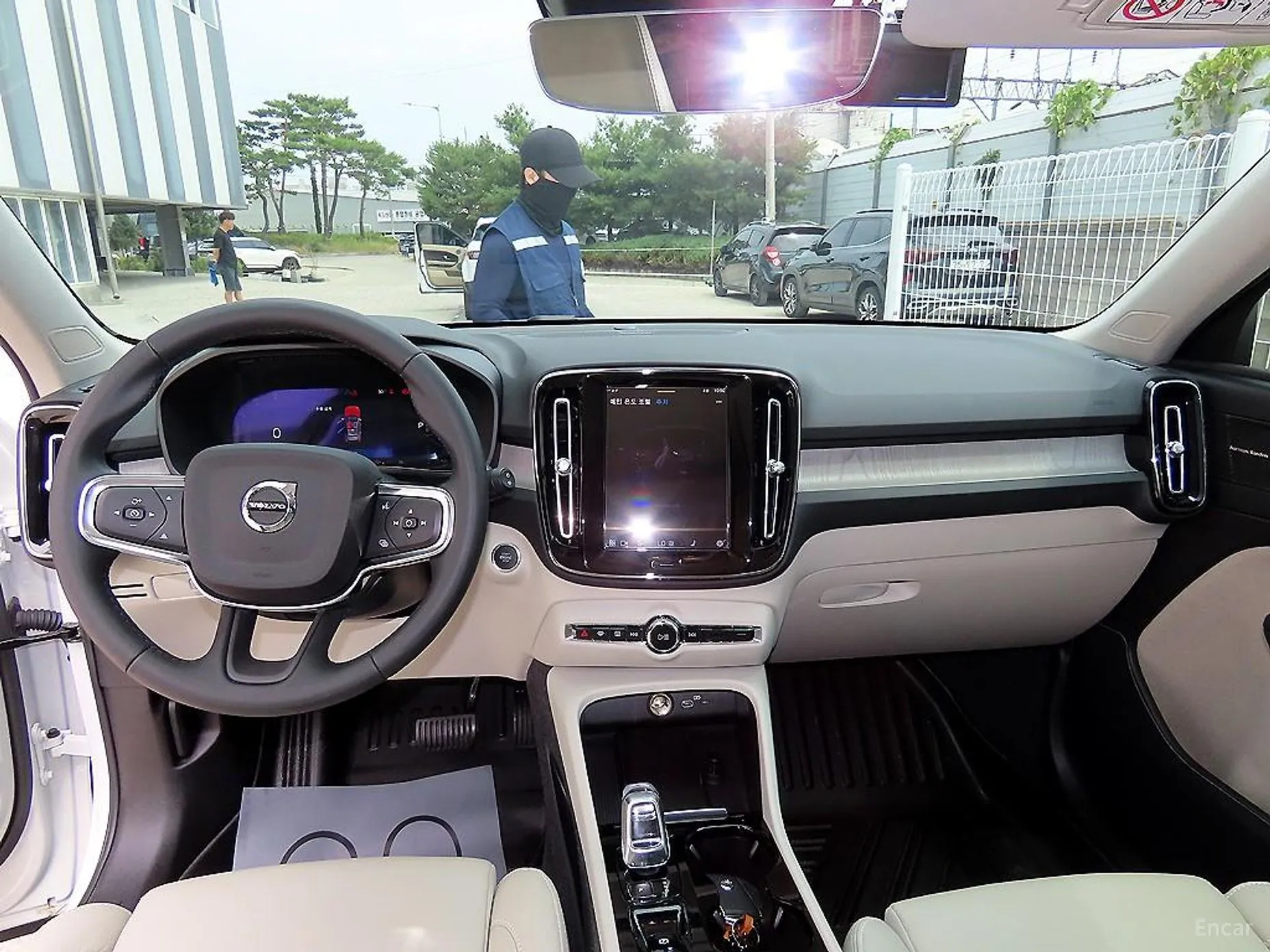 Volvo XC40 превью 7