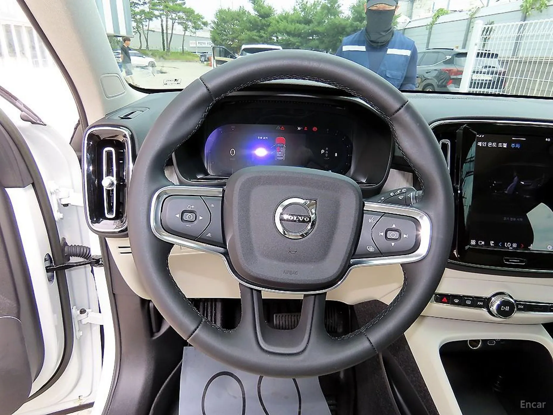 Volvo XC40 превью 8