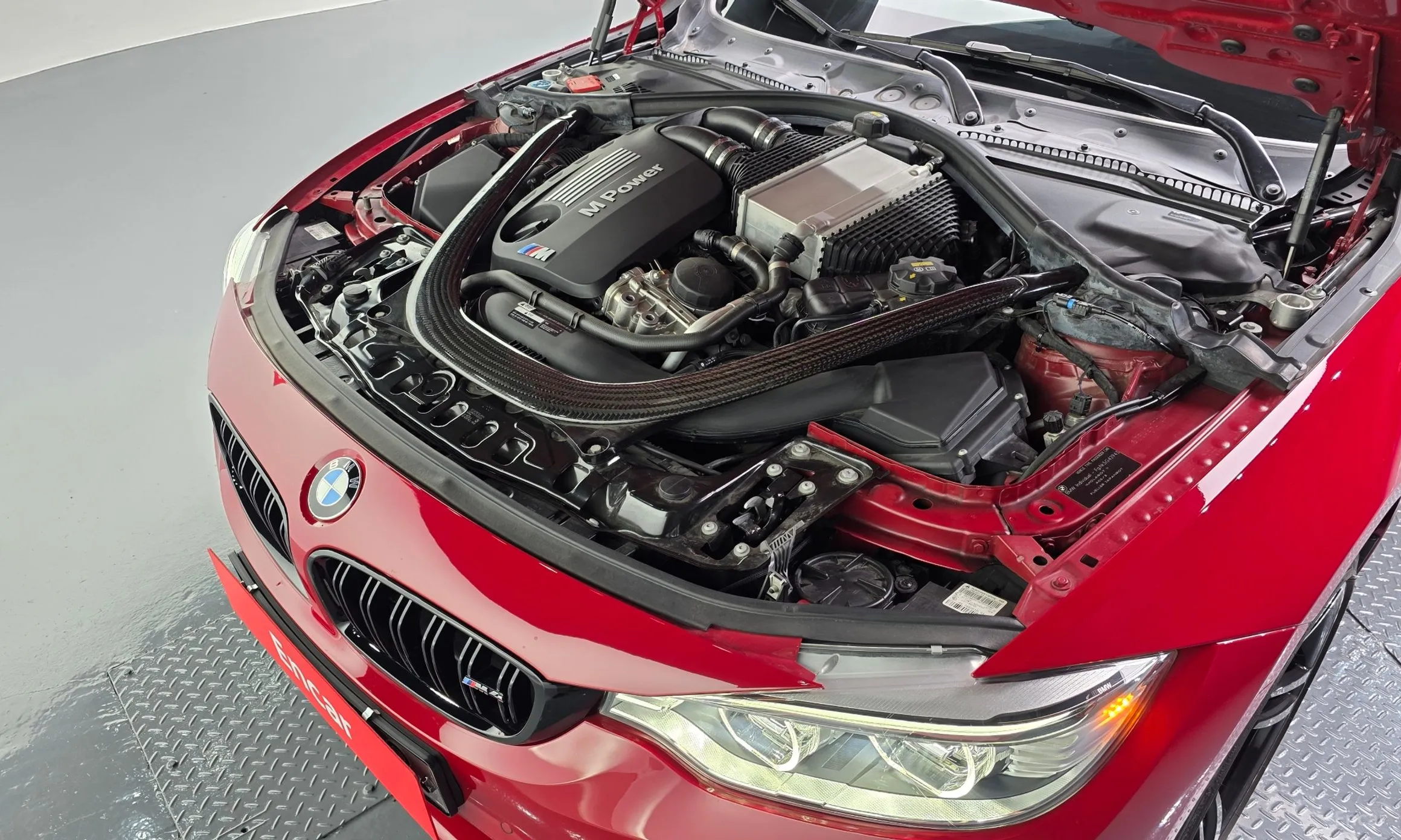 BMW M4 (F82) превью 6