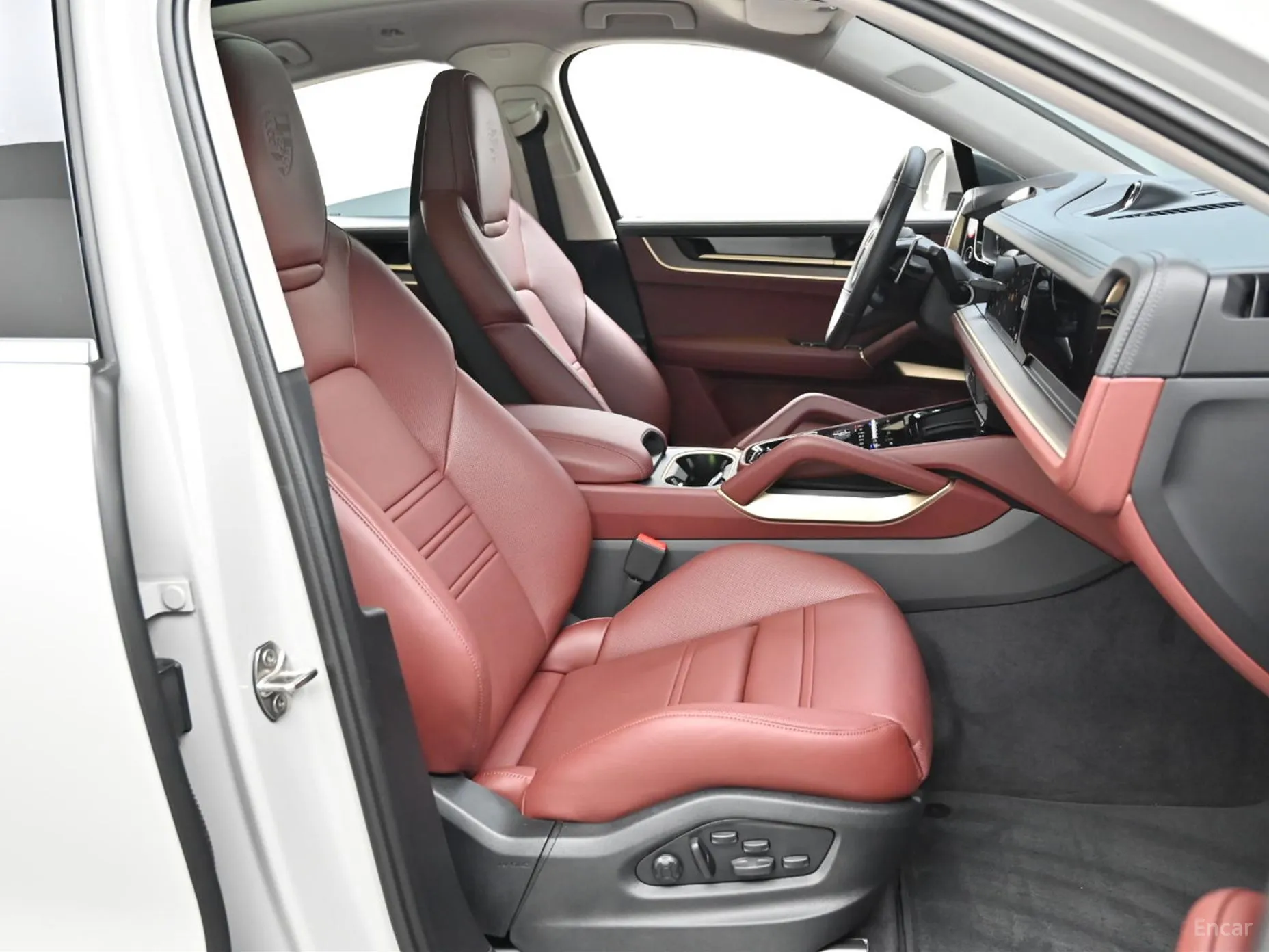 Porsche Cayenne (PO536) превью 10