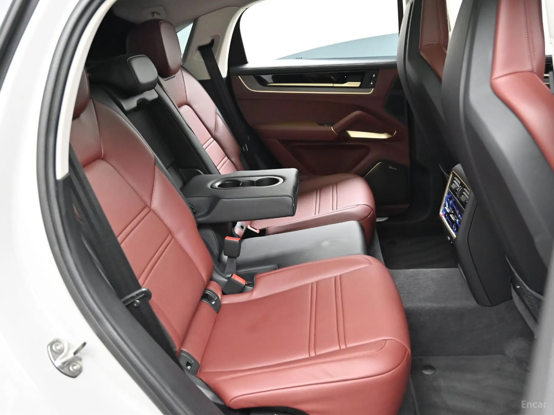 Porsche Cayenne (PO536) превью 12