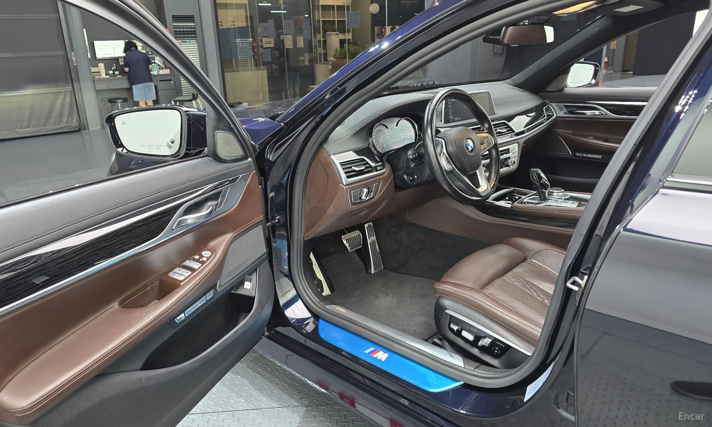 BMW 7 Series (G11) превью 10