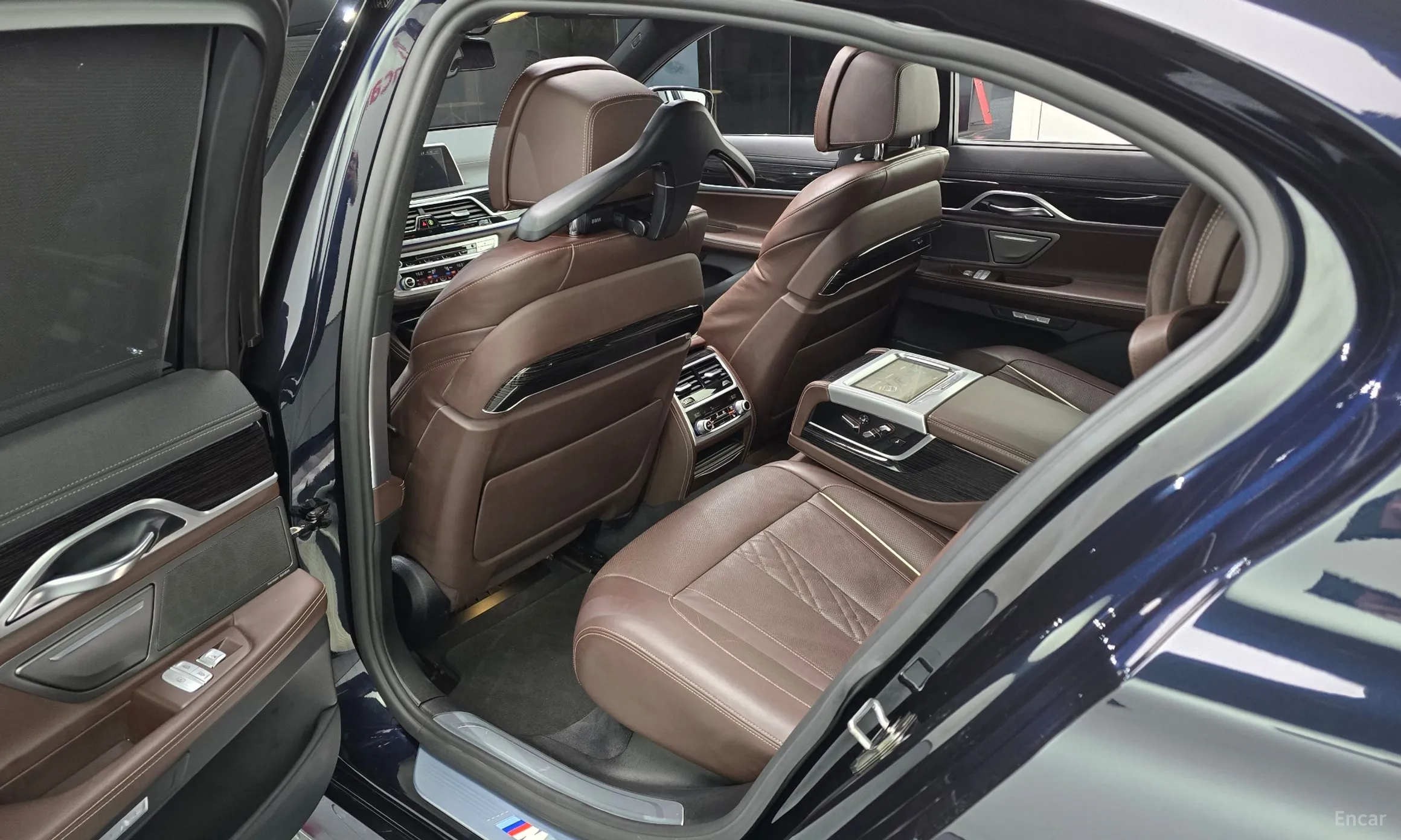 BMW 7 Series (G11) превью 12